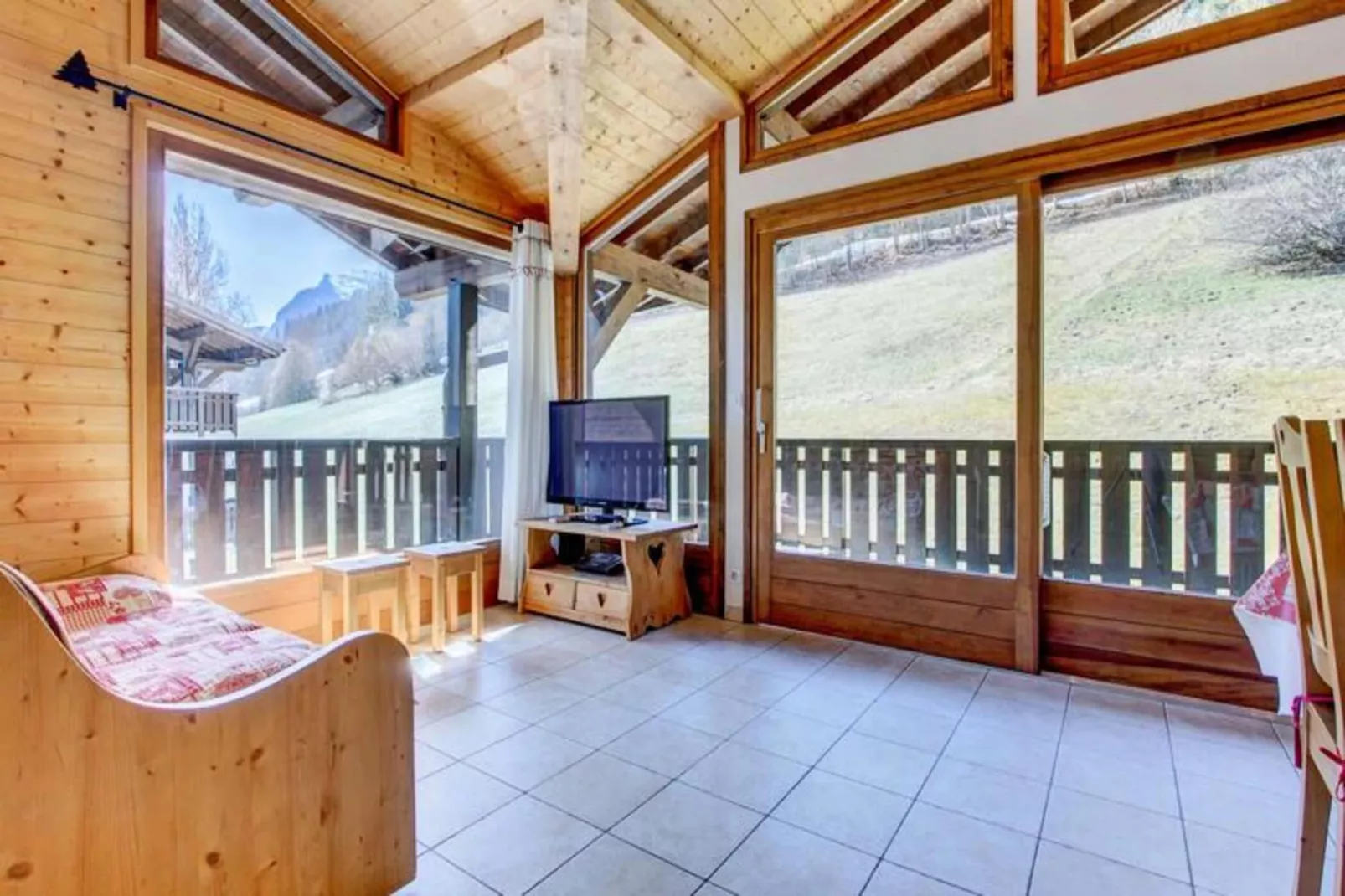 Résidence Les Cesaries - Buitenkant zomer