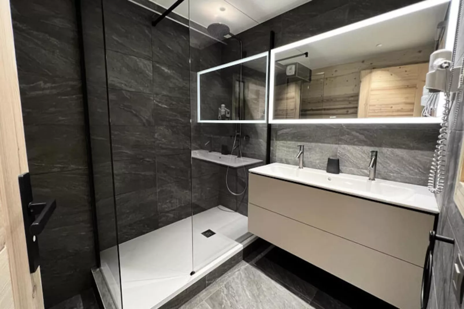 Appartements à La Clusaz-Image-tags.