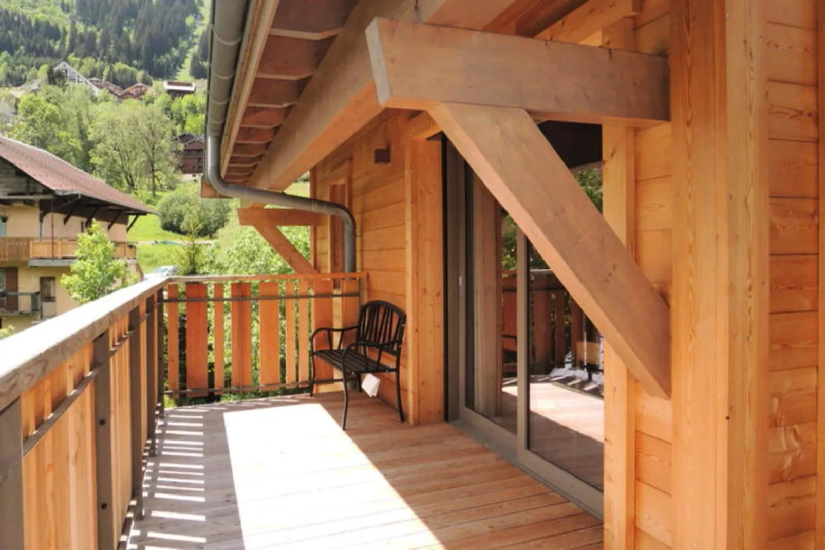 Résidence Les Quatres Elements-Buitenkant zomer