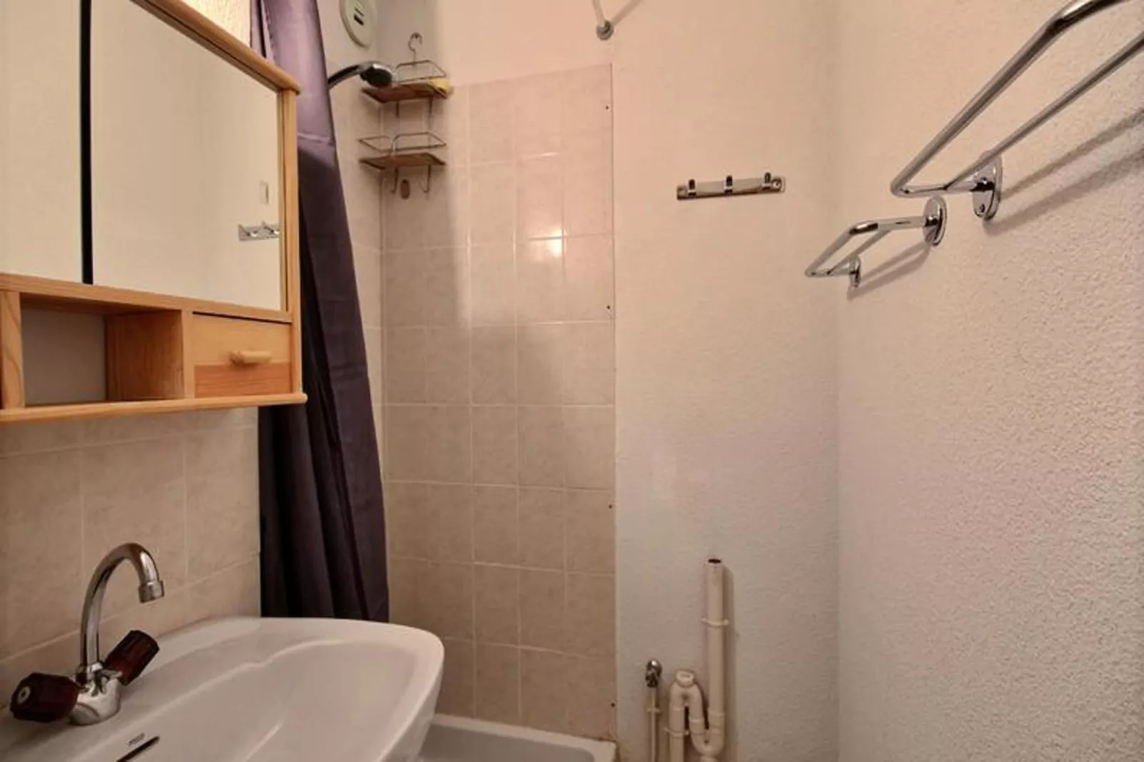 Studio à Saint Jean d'Aulps-Badkamer