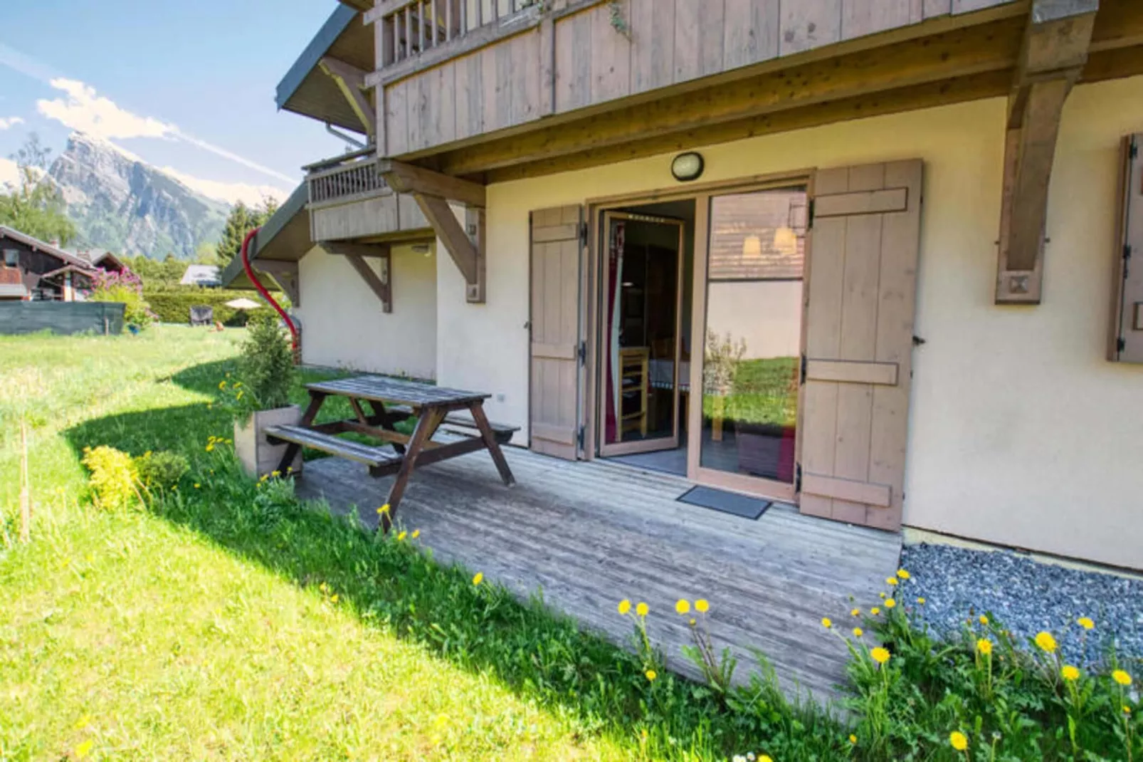 Résidence Niveoles Bat A-Buitenkant zomer