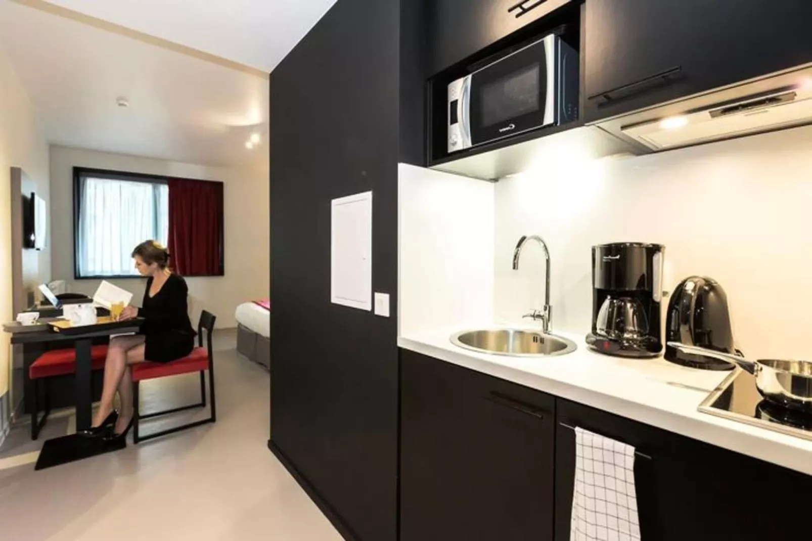 Appart'hôtel Odalys Paris XVII-Buitenkant zomer