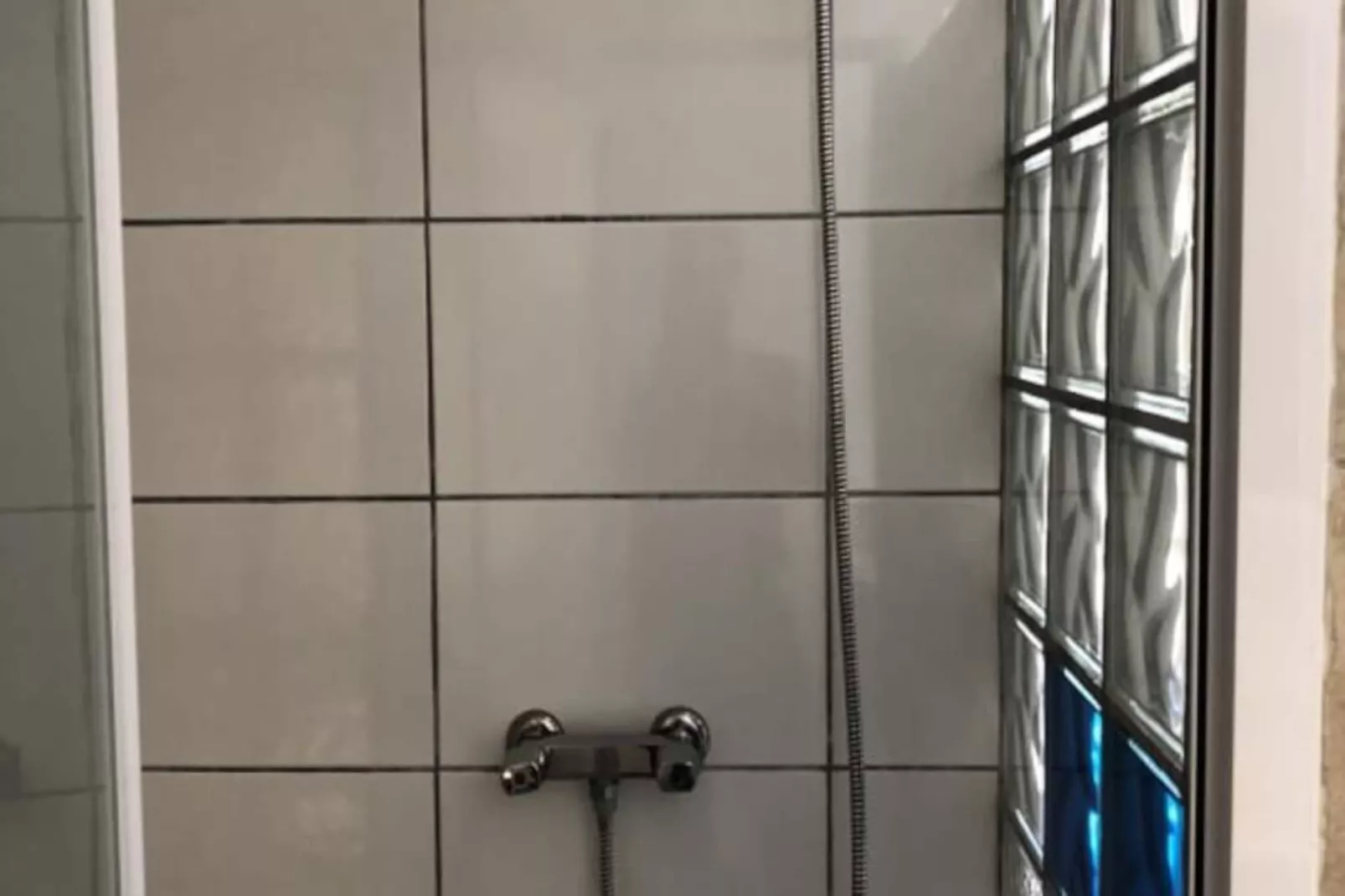 Vivez L'authenticit&eacute; &agrave; La Maison "au Pied Des Vignes"-Image-tags.