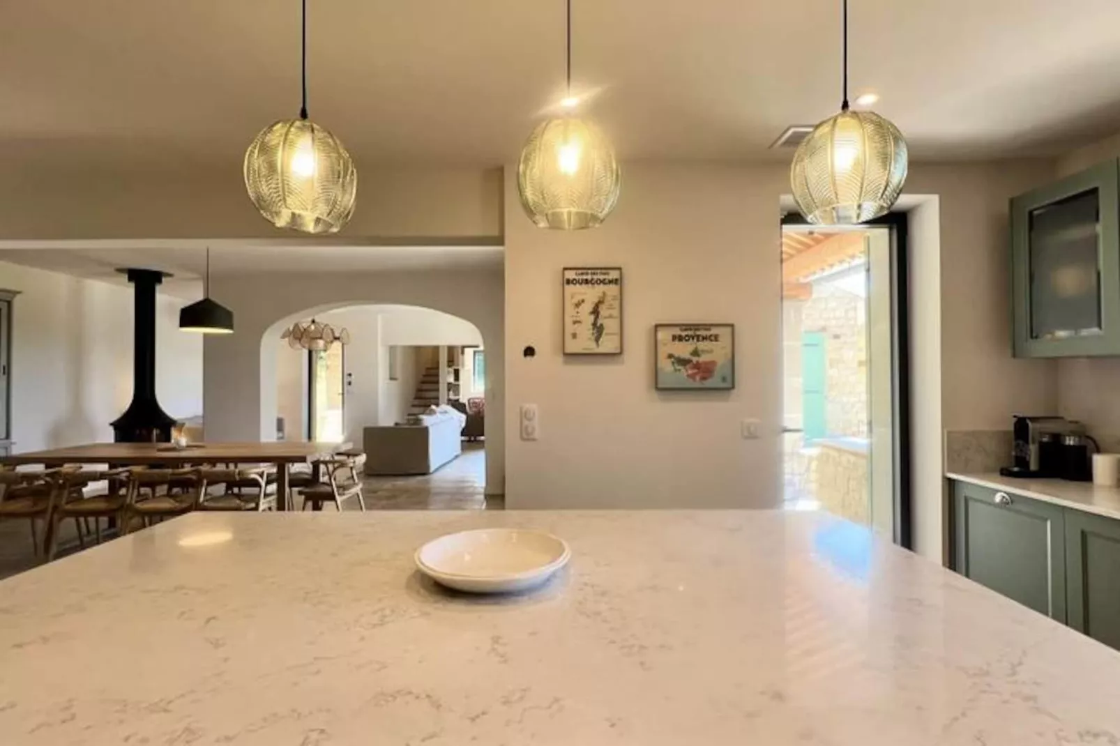 Mas Jas Du M&eacute;ou, Une &eacute;vasion Proven&ccedil;ale-Image-tags.