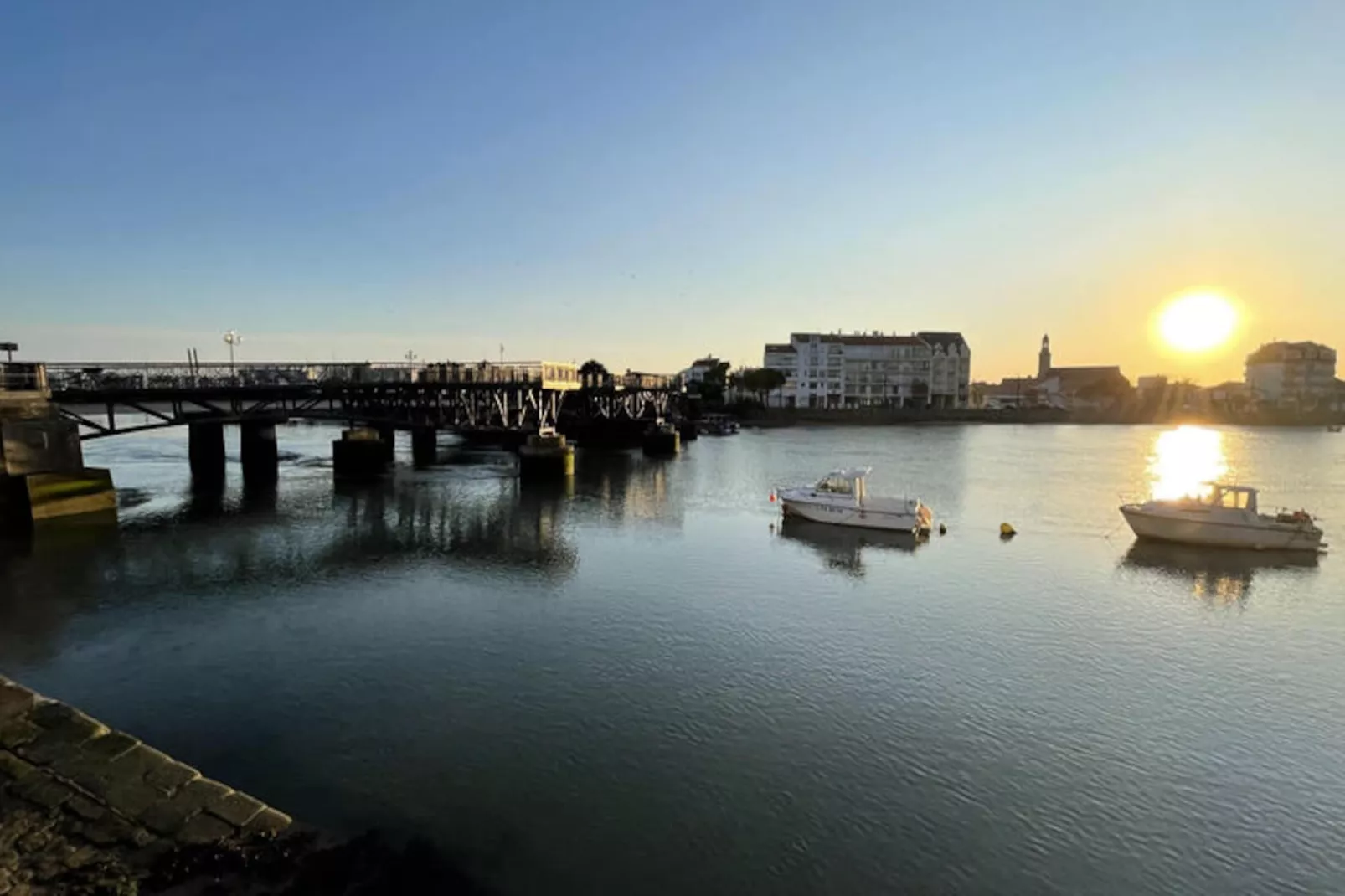 Appartements à Saint-Gilles-Croix-de-Vie-Image-tags.