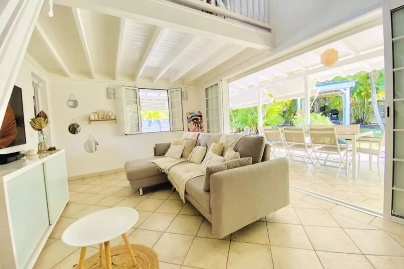 Villa Charlotte-Image-tags.