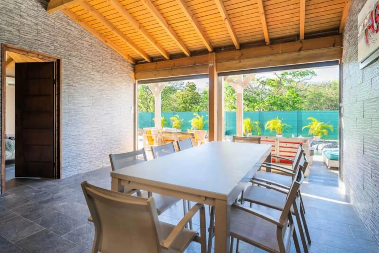 Villa Des Rochers-Image-tags.