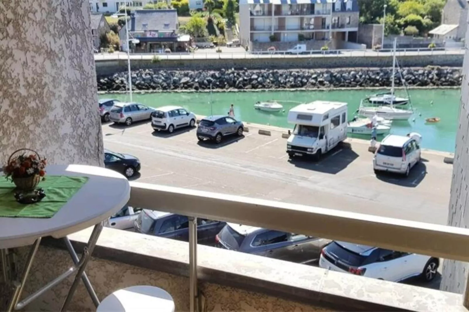 Résidence Maitre De Port-Buitenkant zomer