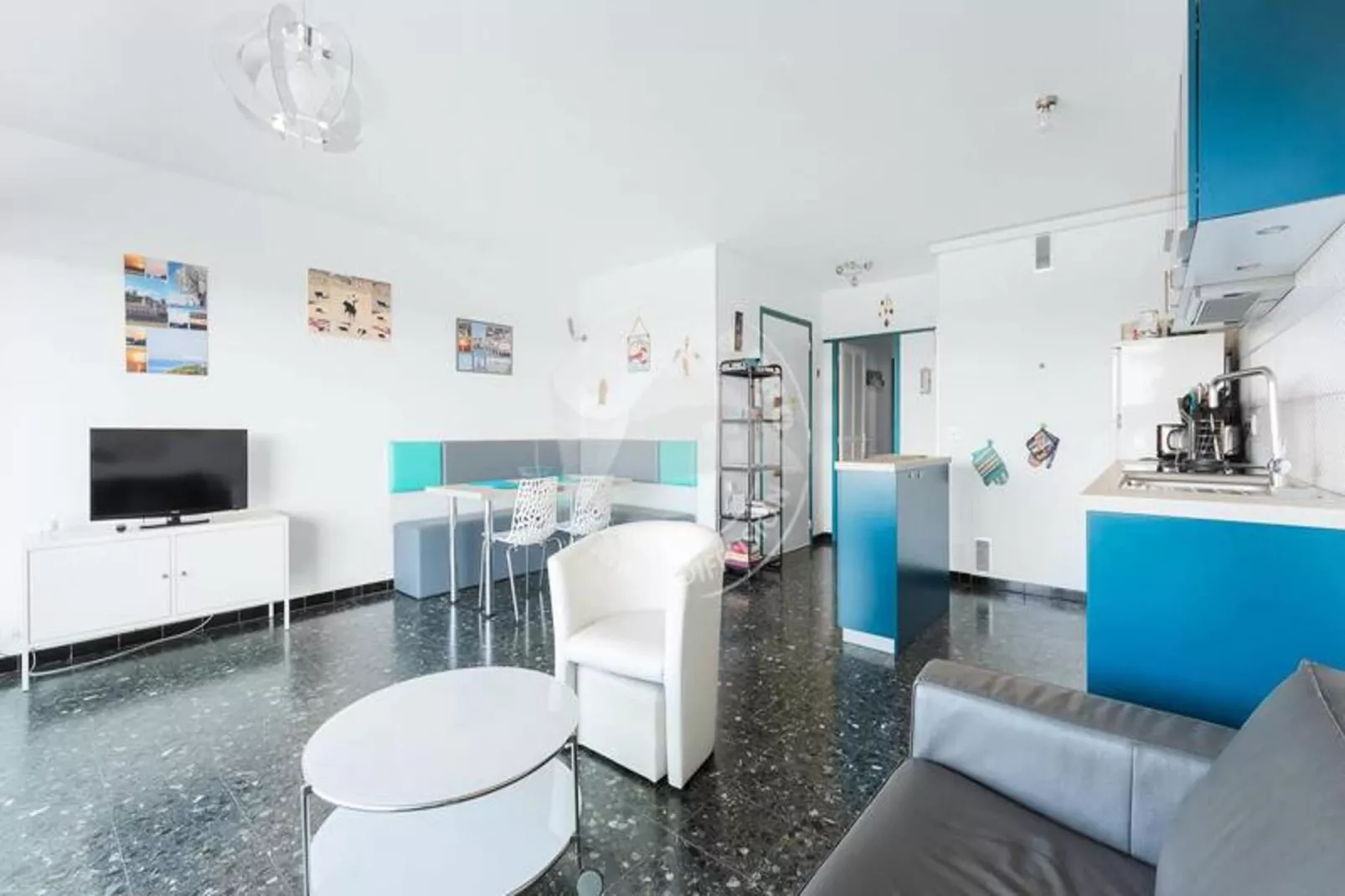 Résidence "le Mireille"-Woonkamer