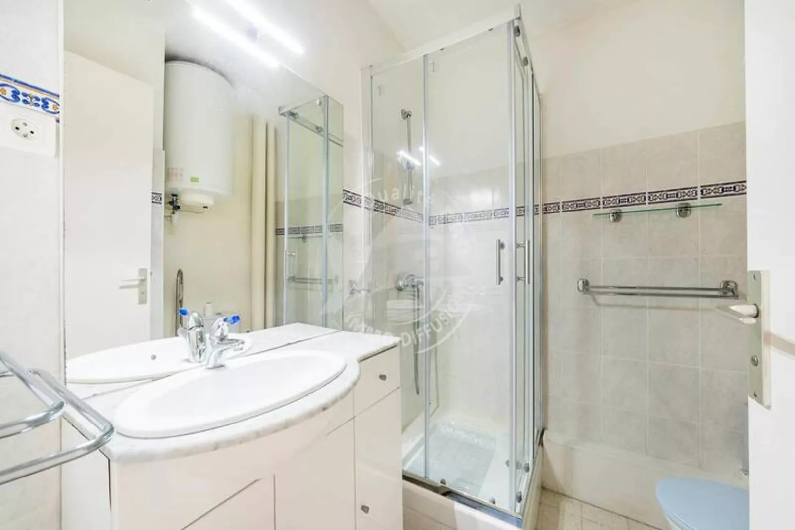 Résidence "les Tamaris"-Badkamer