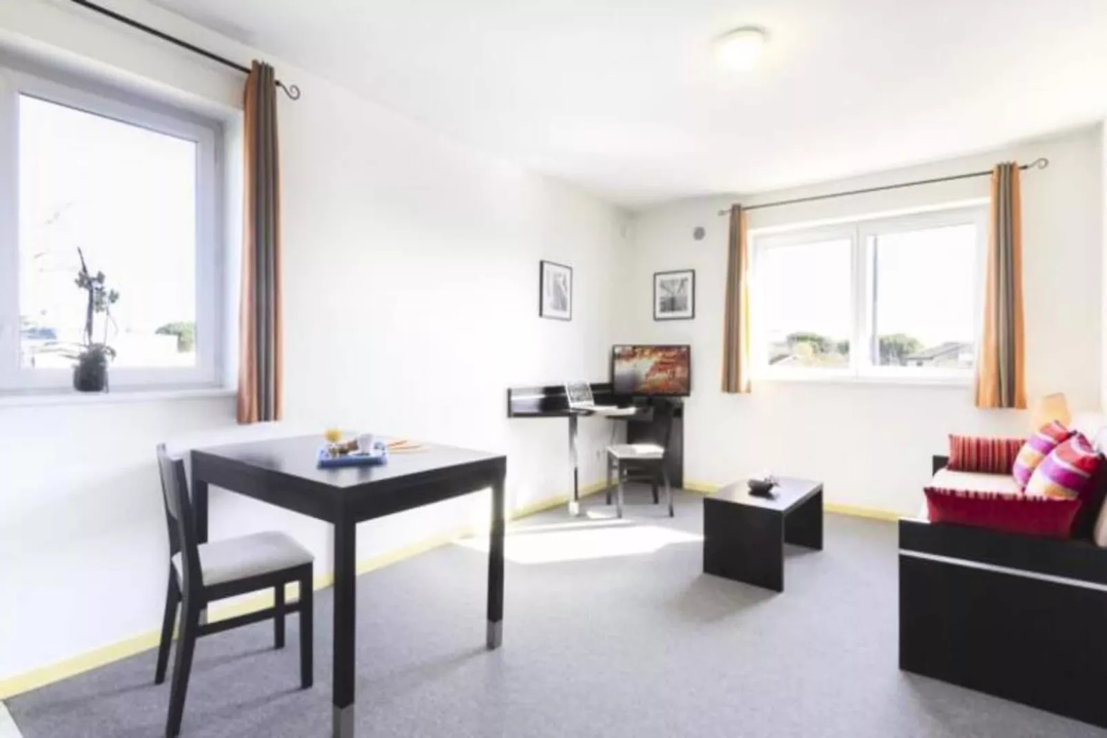 Néméa Appart'Hôtel Toulouse Saint Martin***-Buitenkant zomer