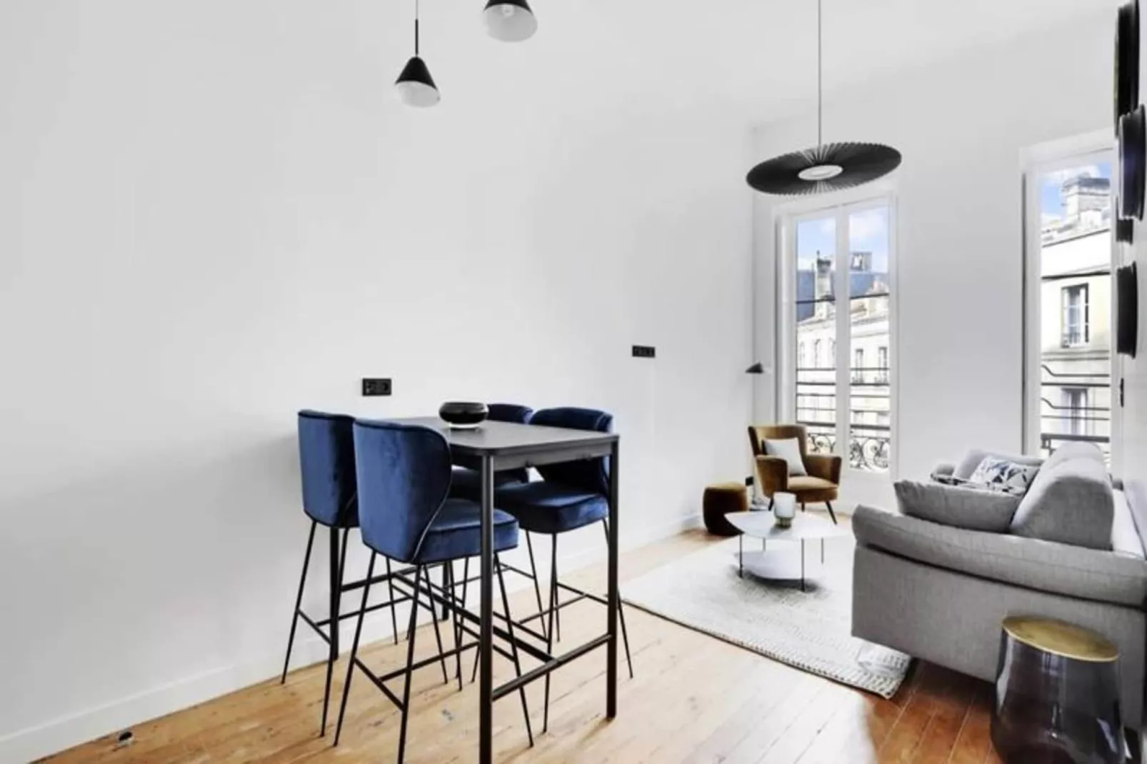 Maison Labruy&egrave;re - Suite Aviau-Buitenkant zomer