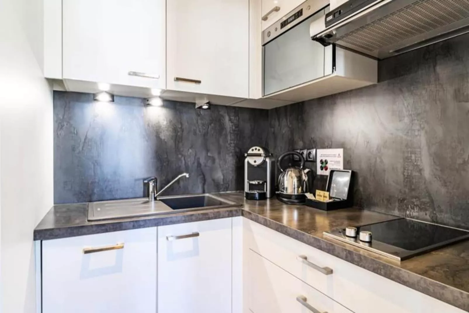 Chaleureux Appartement Au C&oelig;ur Du Quartier Historique Saint-michel-Slaapkamer