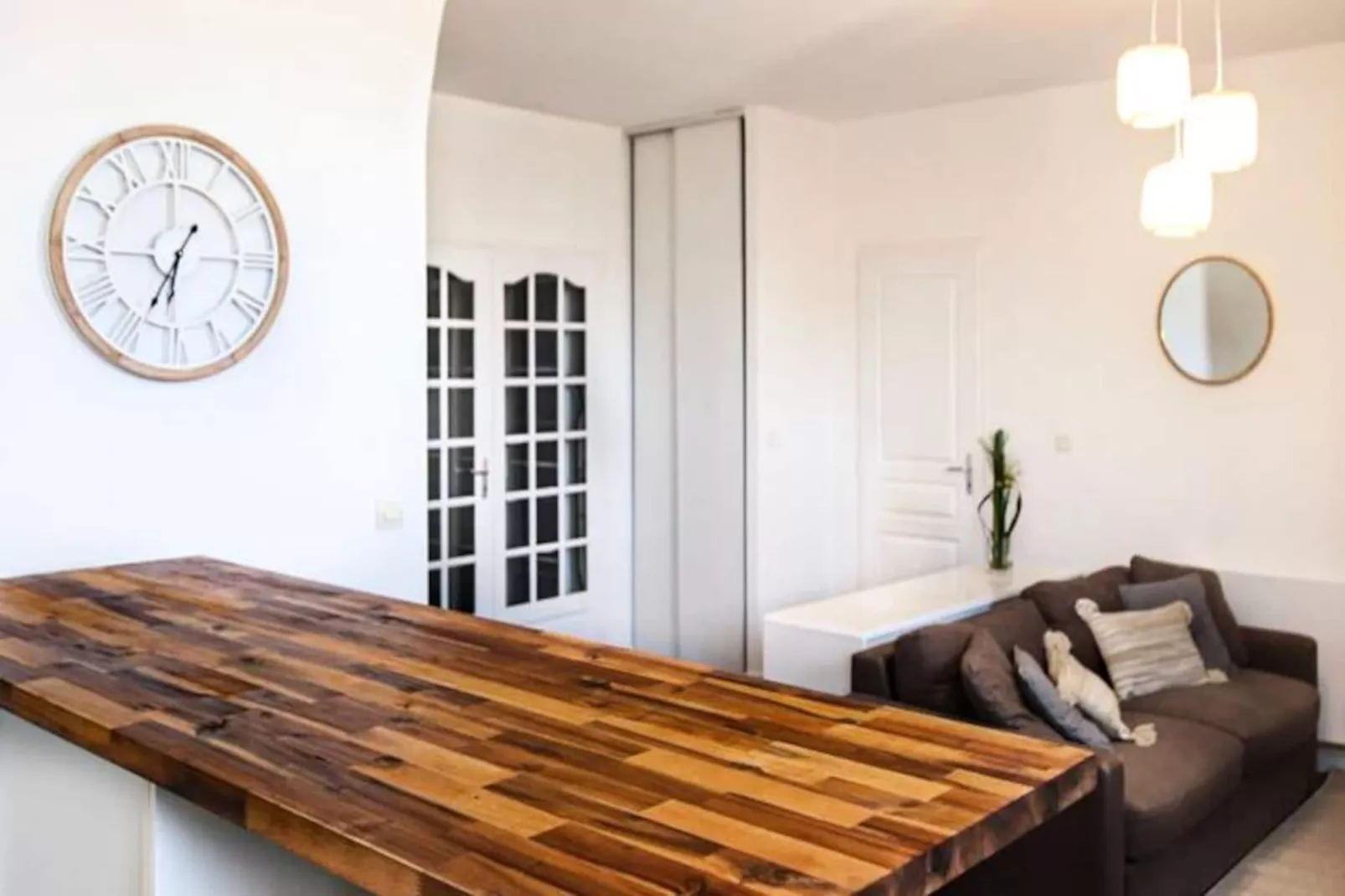 Bel Appartement Dans Un Immeuble Historique Proche Des All&eacute;es De Tourny-Image-tags.