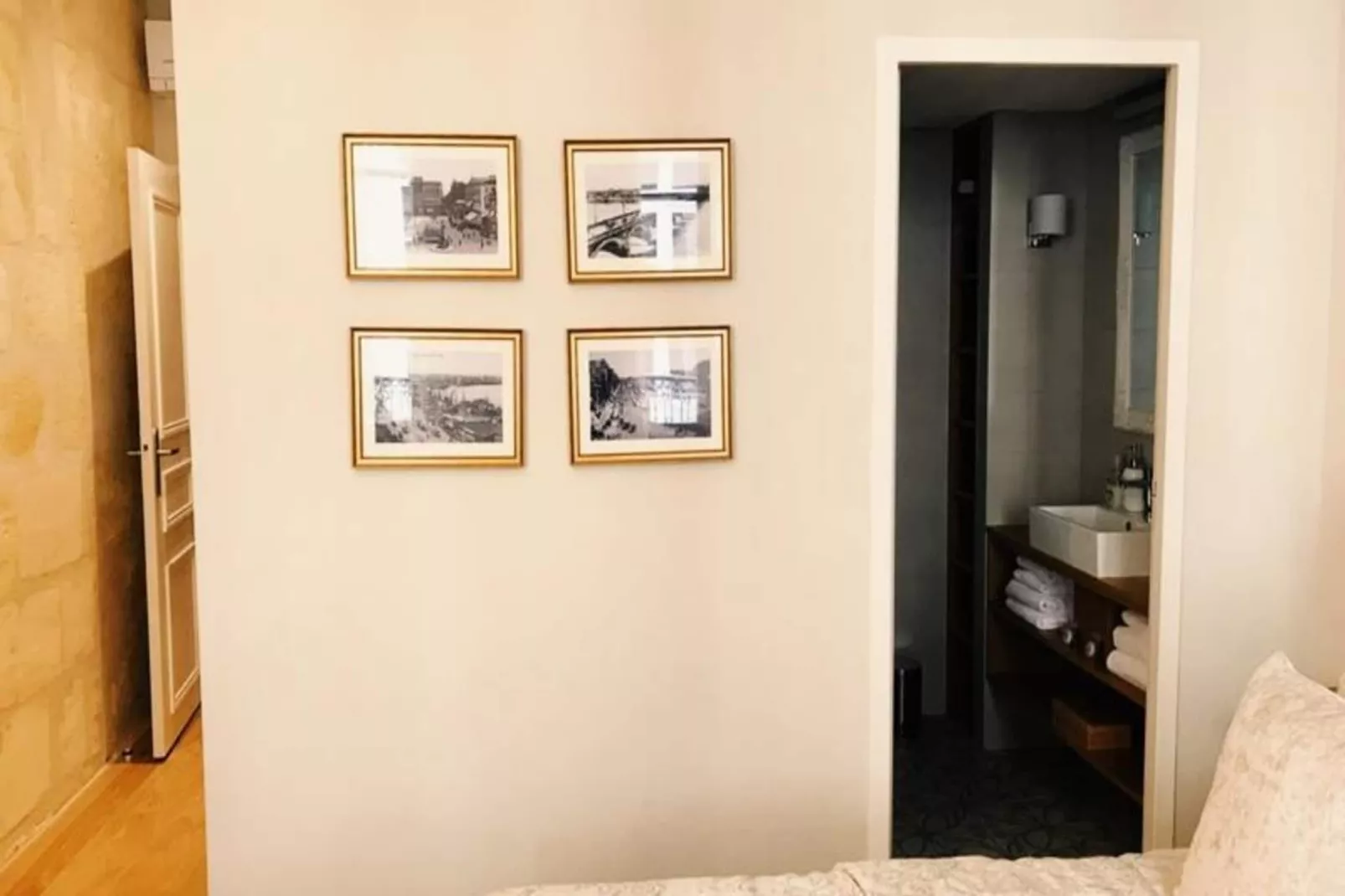 Superbe Duplex De Qualit&eacute;, En Hypercentre Avec Rooftop Et Climatisation-Badkamer