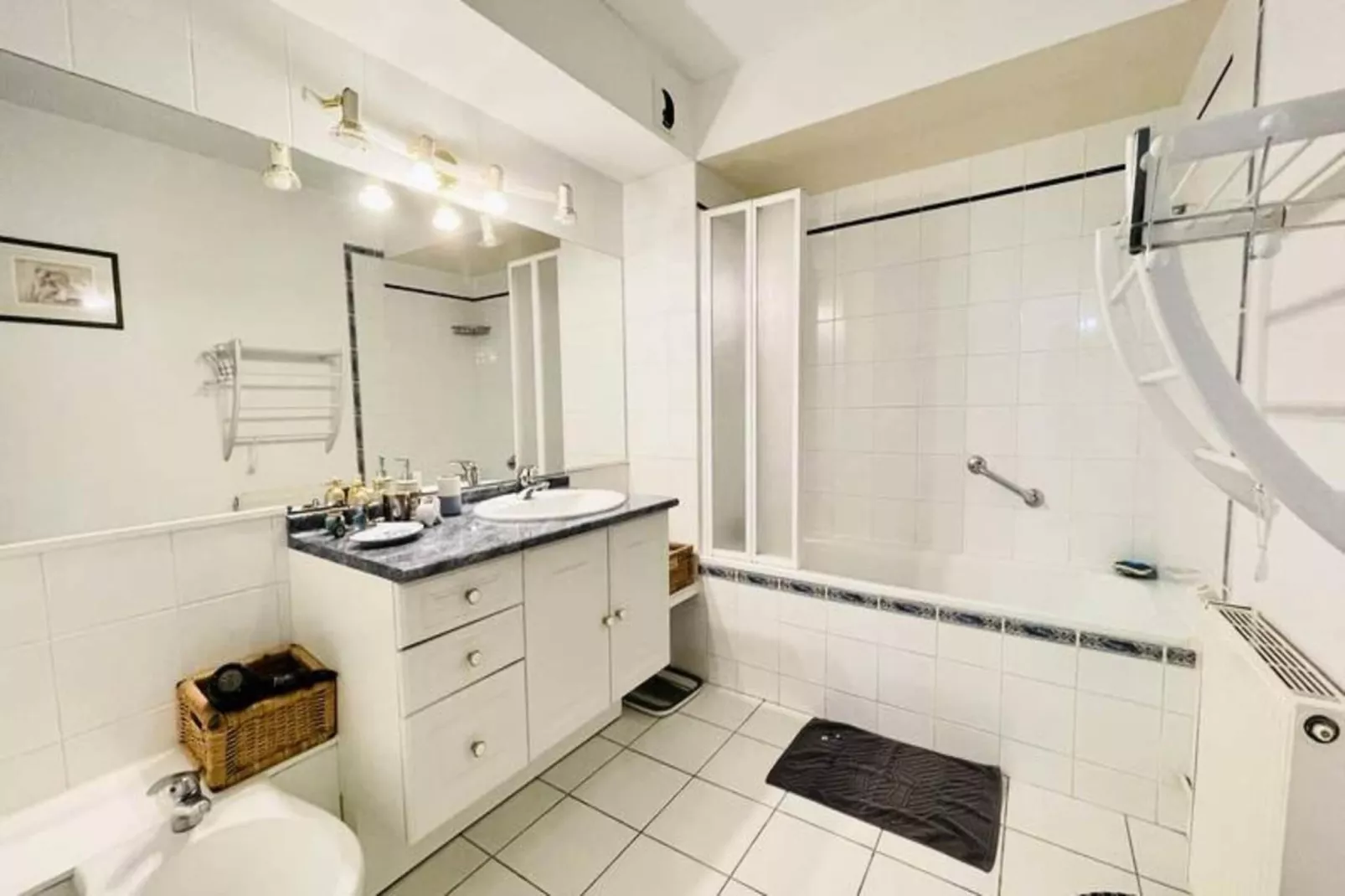 Résidence Louise-marie-Badkamer