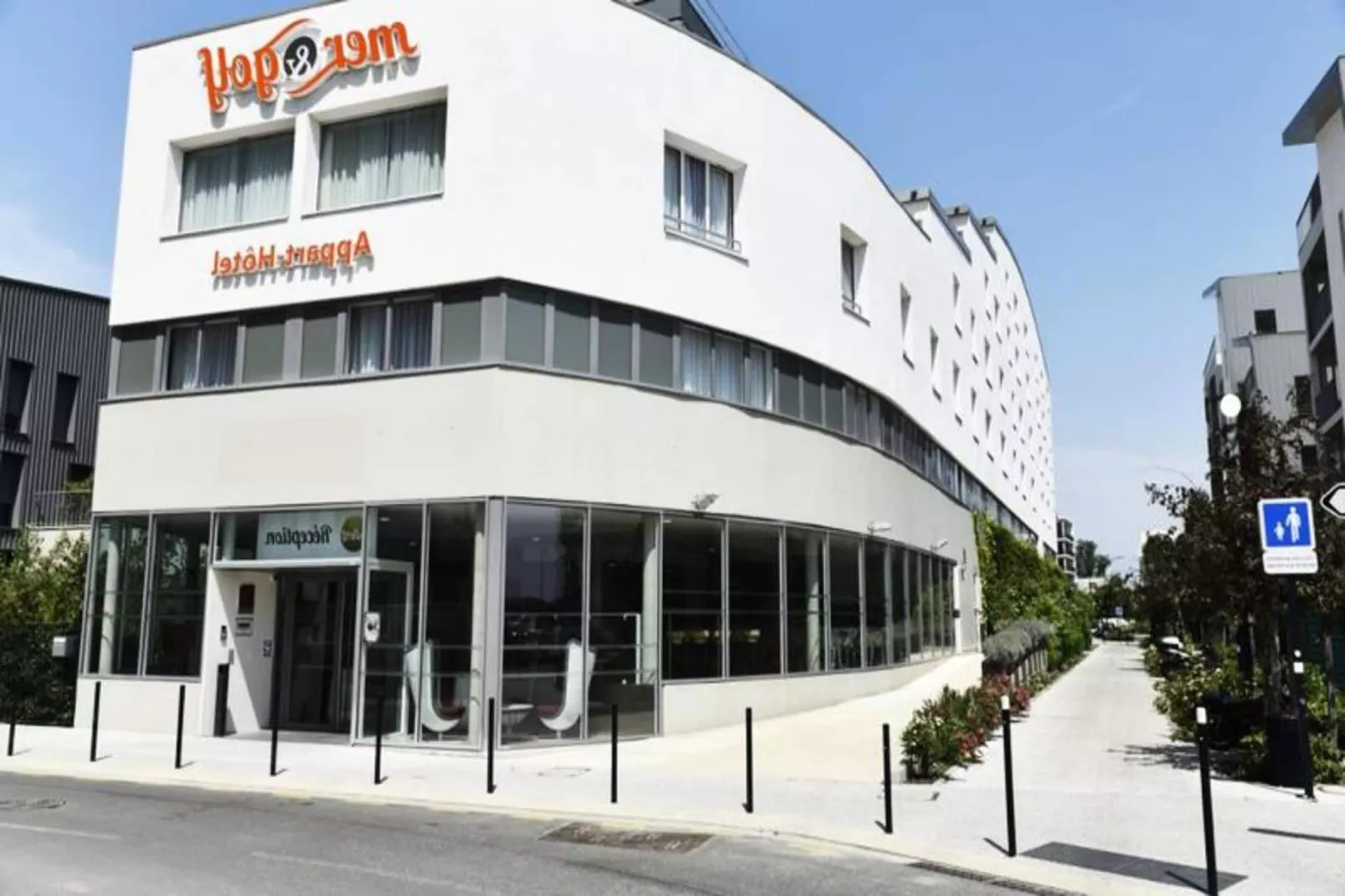 Appart'Hôtel Mer & Golf Bordeaux Bassins à Flot***-Buitenkant zomer