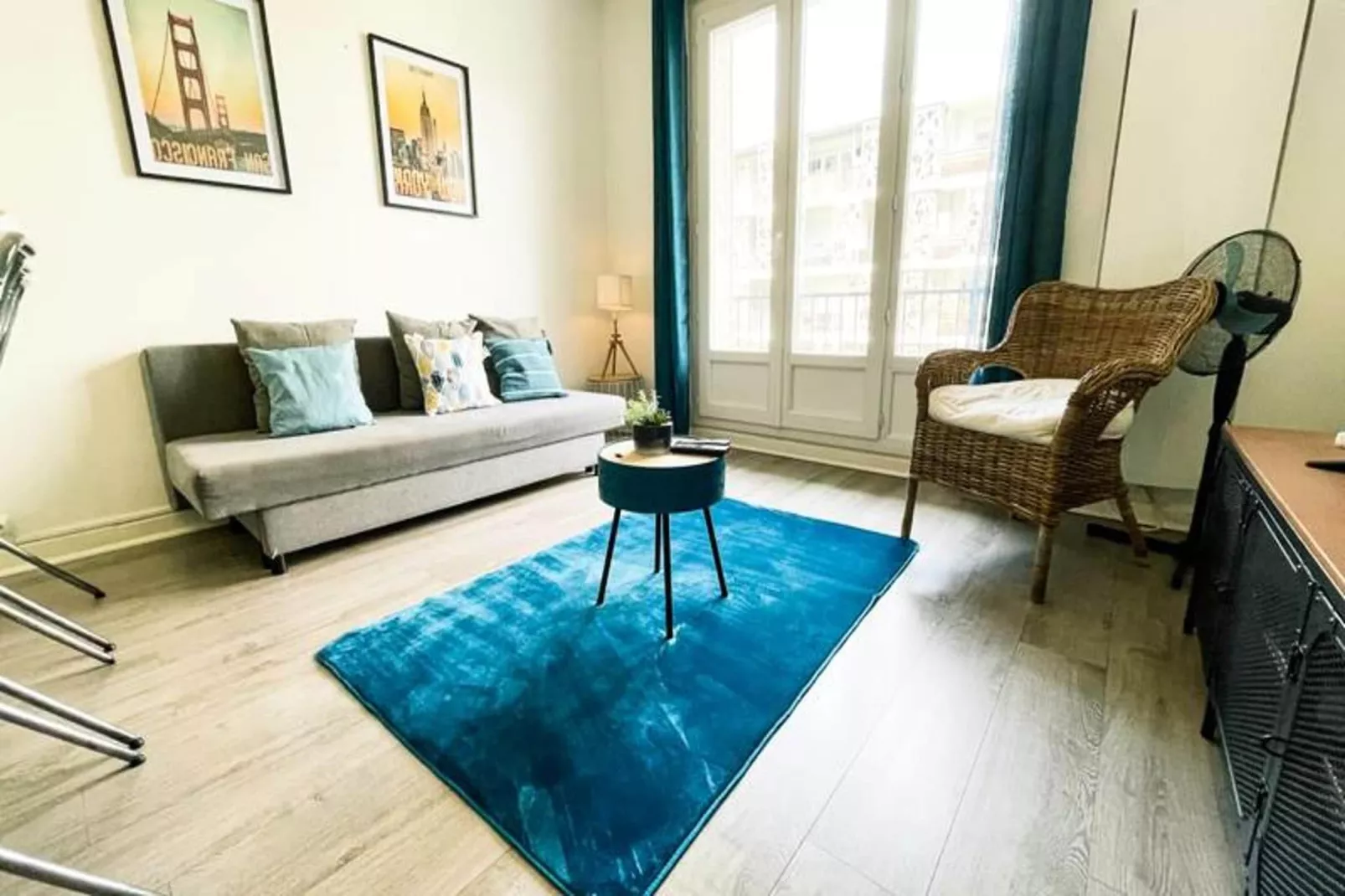 | Blue Lagoon 🩵| T3 6 Pax | Caserne De Bonne-Woonkamer