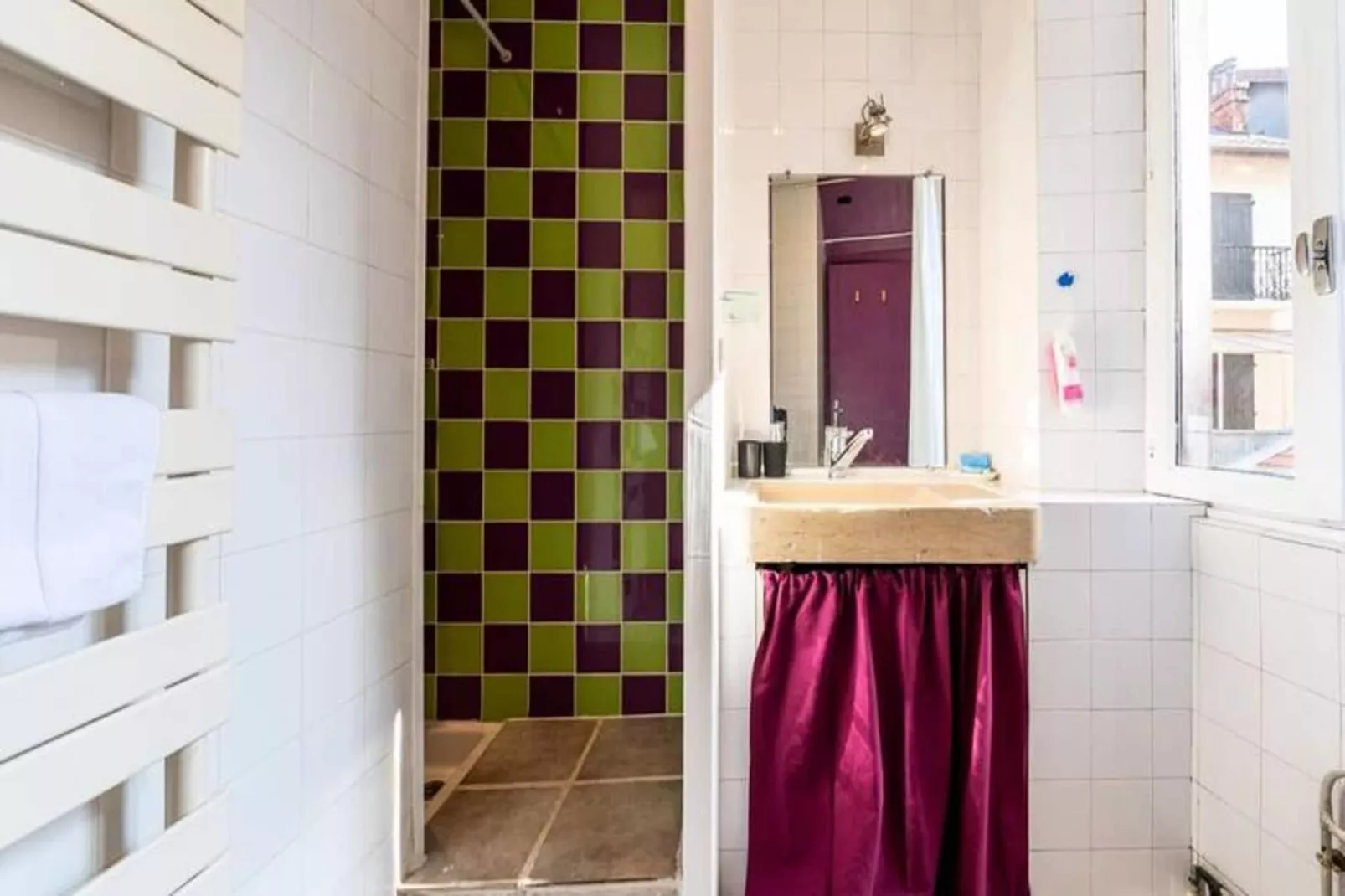 | La Gare Aux 400 Couverts 🚅 | Gare, Gem, Tramway-Badkamer