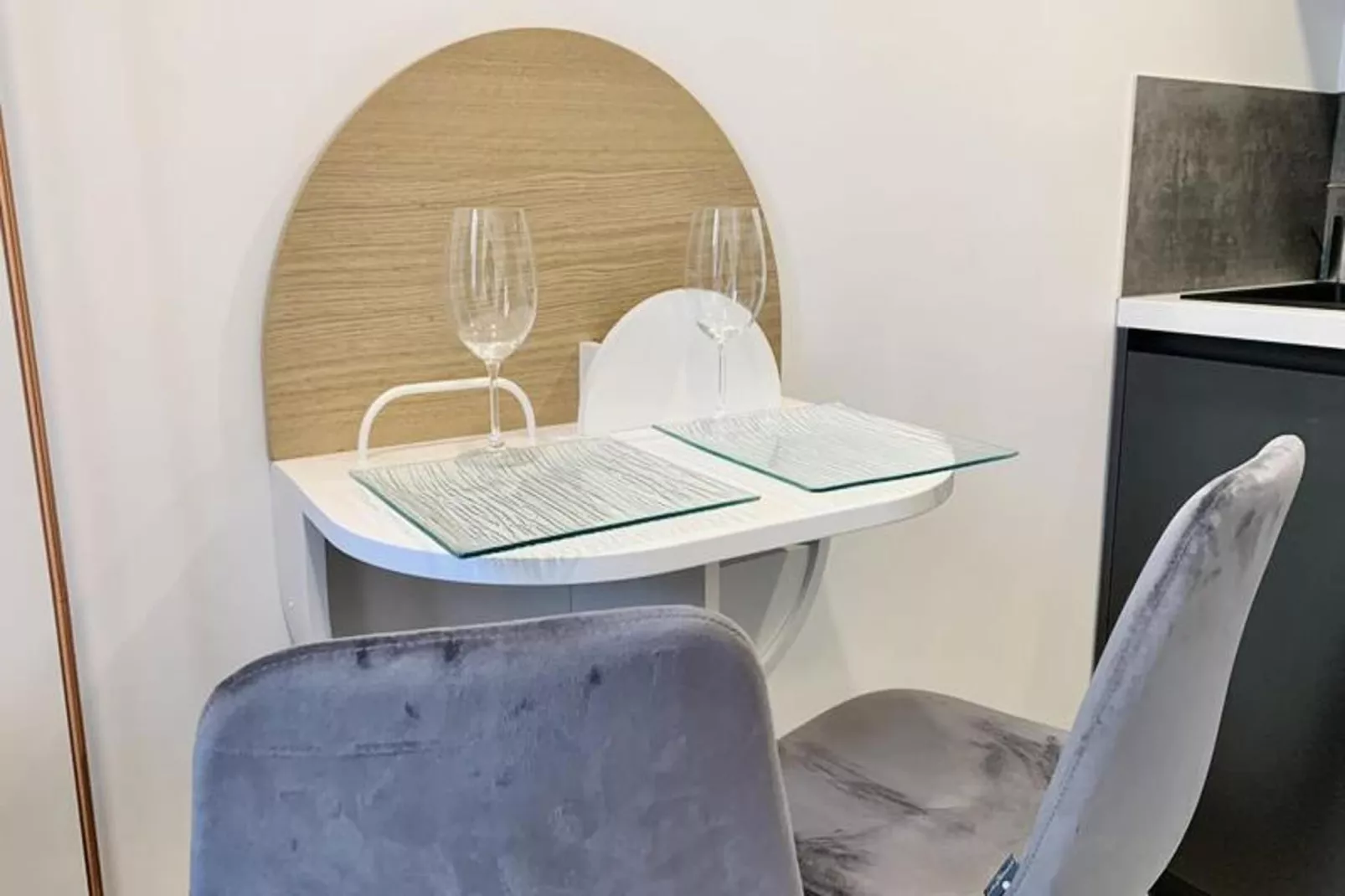 Le Nid Douillet - Studio 🌙-Eetkamer