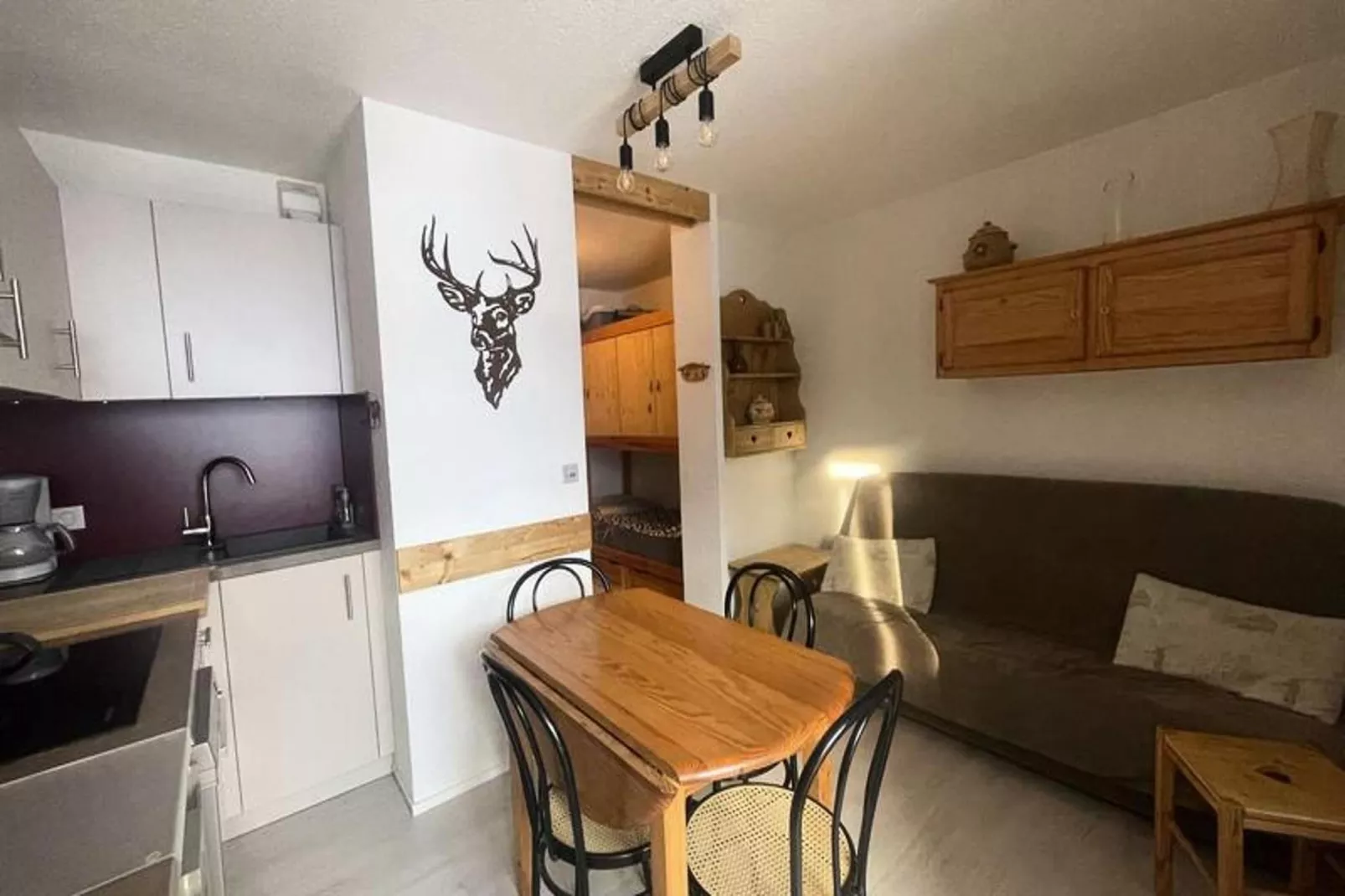 Résidence Arc En Ciel C Porte C103-Eetkamer