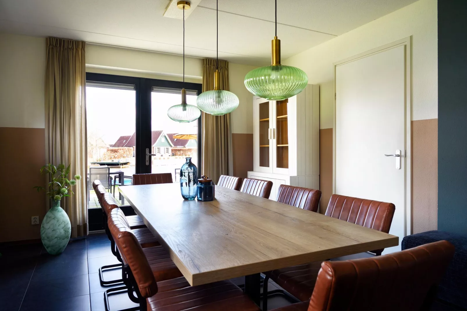 10 pers Lieskehuis Wellness de luxe met sauna buitenspa en toerboot