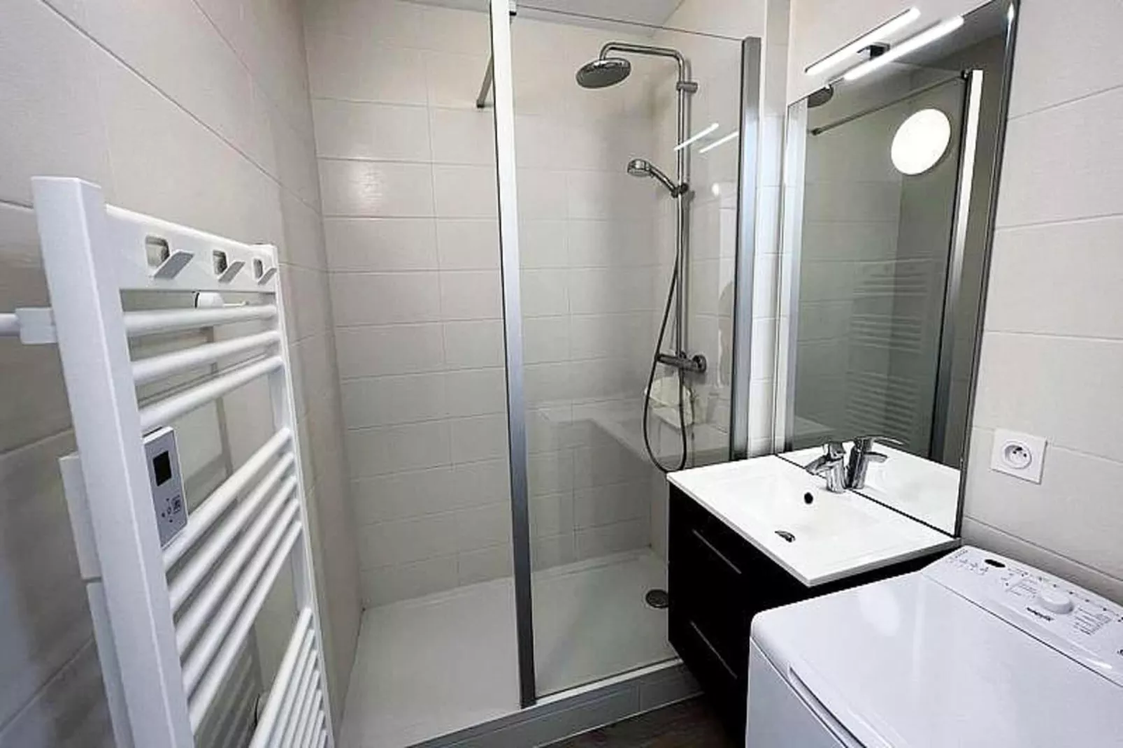 Résidence Dauphins-Badkamer