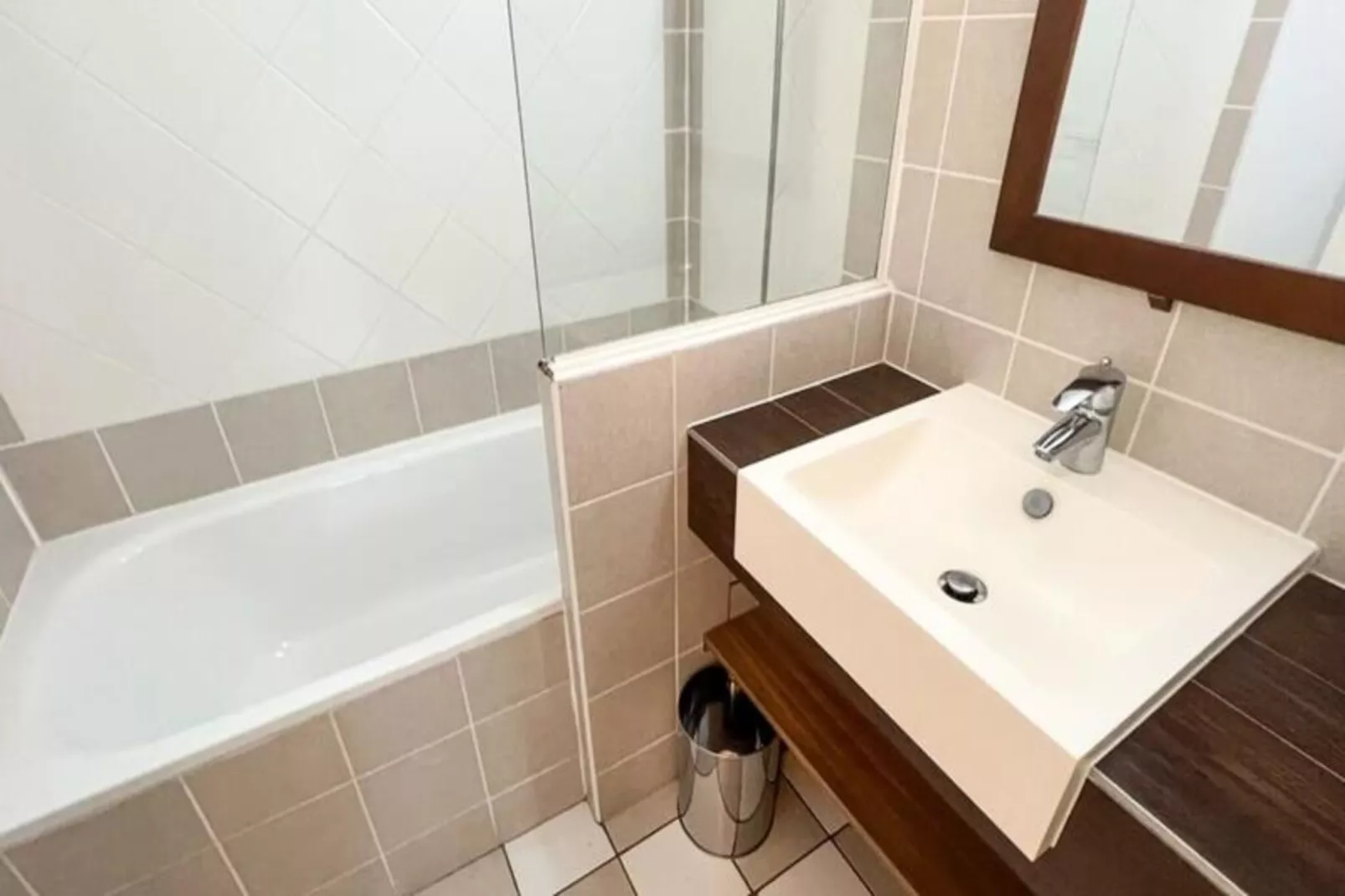 Résidence Appartement 6 Personnes Avec Piscine, Tennis Et Parking Gratuit 25-Image-tags.