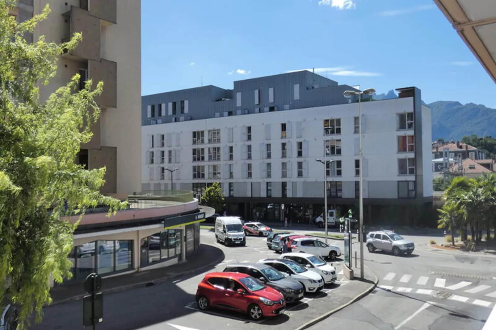 Résidence Le Commodore-Buitenkant zomer