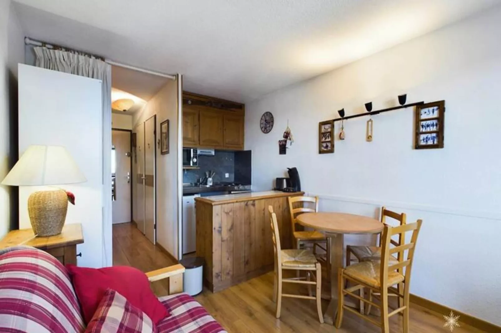 Résidence Bouquetins A-Buitenkant zomer