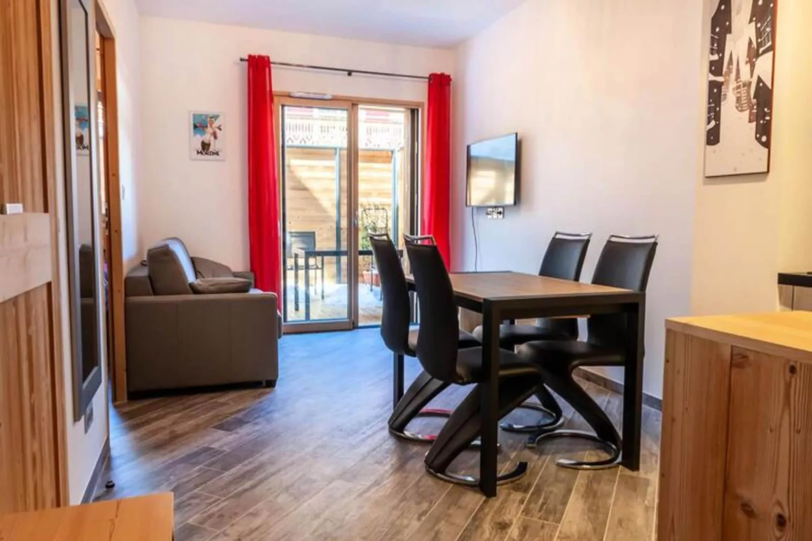 Résidence Les Portes Du Pleney-Eetkamer