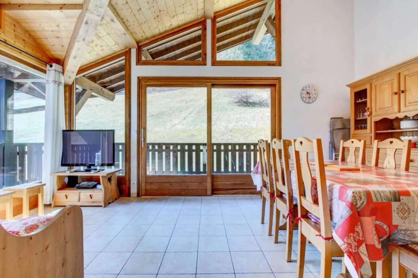 Résidence Les Cesaries - Buitenkant zomer