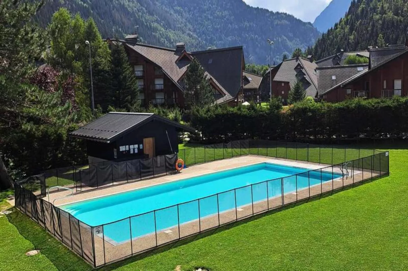 Résidence Bel'aval-Buitenkant zomer