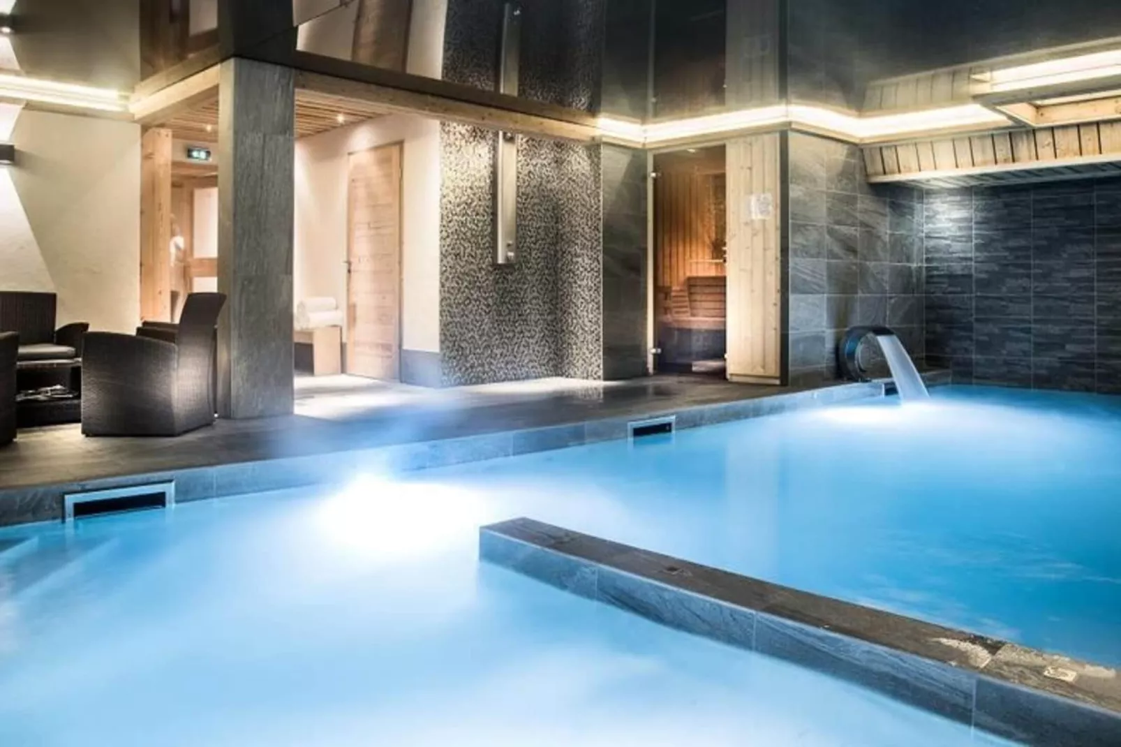 Résidence Les Cimes*****-Zwembad