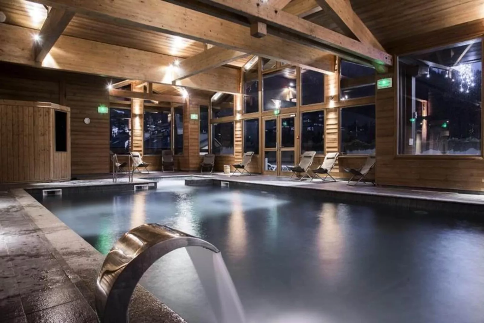 Résidence Les Grandes Alpes****-Zwembad