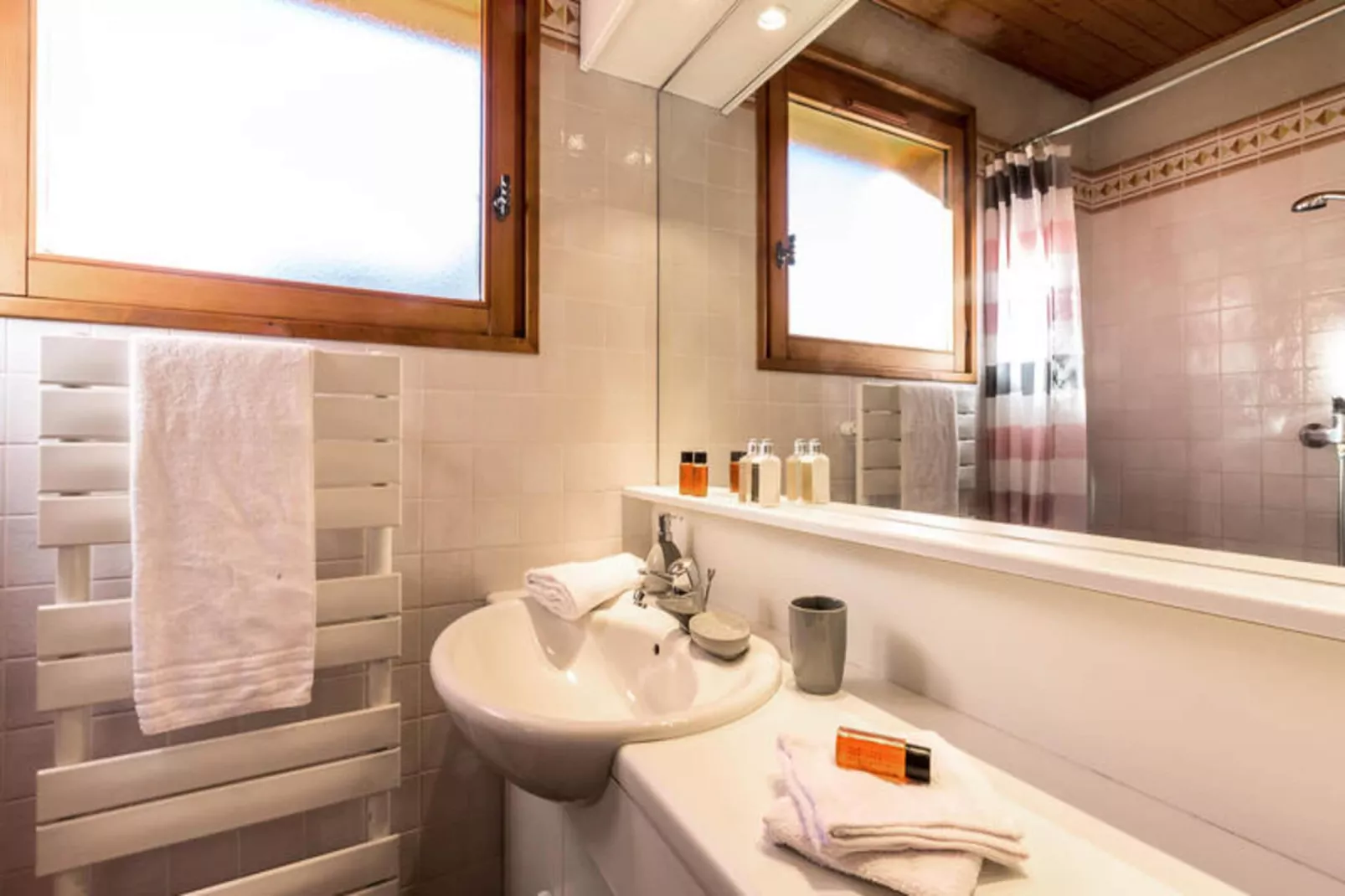 Chalet Gord-Eetkamer