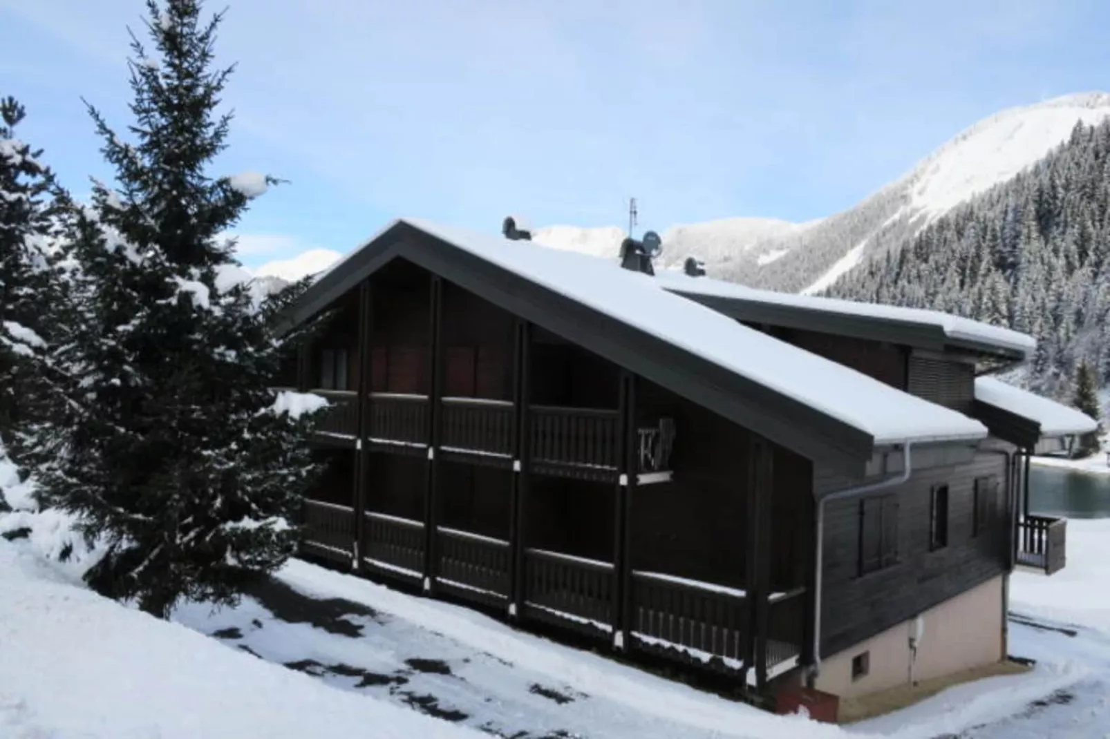 Résidence Les Rives Du Lac-Buitenkant zomer