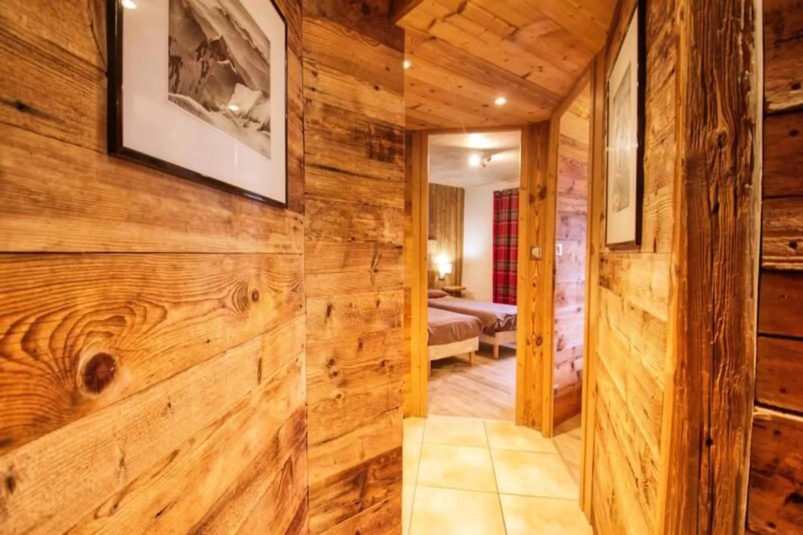 Résidence Le Laquis-Buitenkant zomer