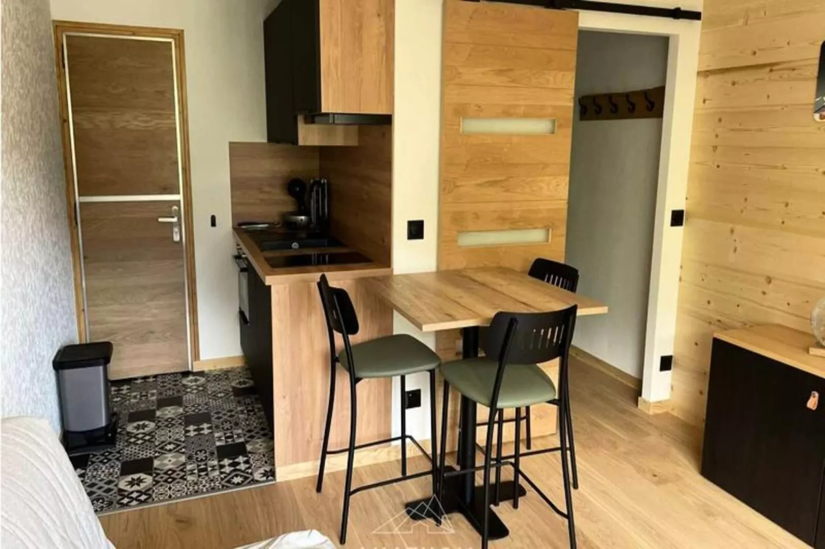 Résidence Eparvi-Eetkamer