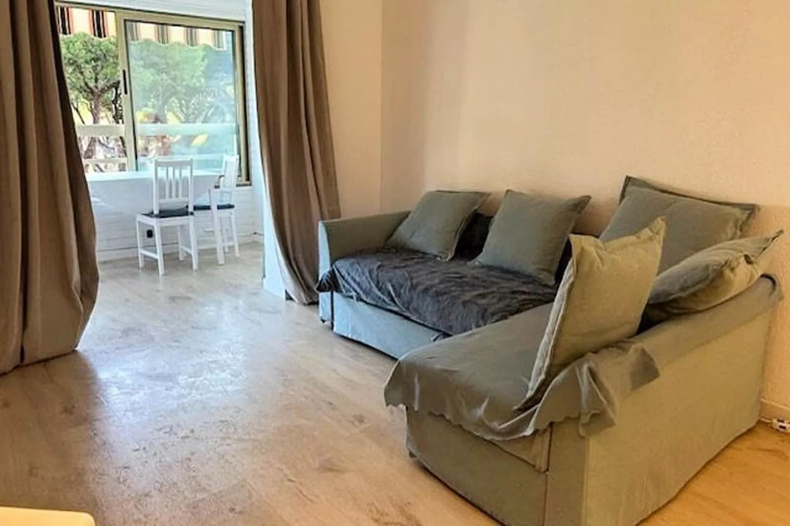 Résidence Marines D'aryana-Woonkamer