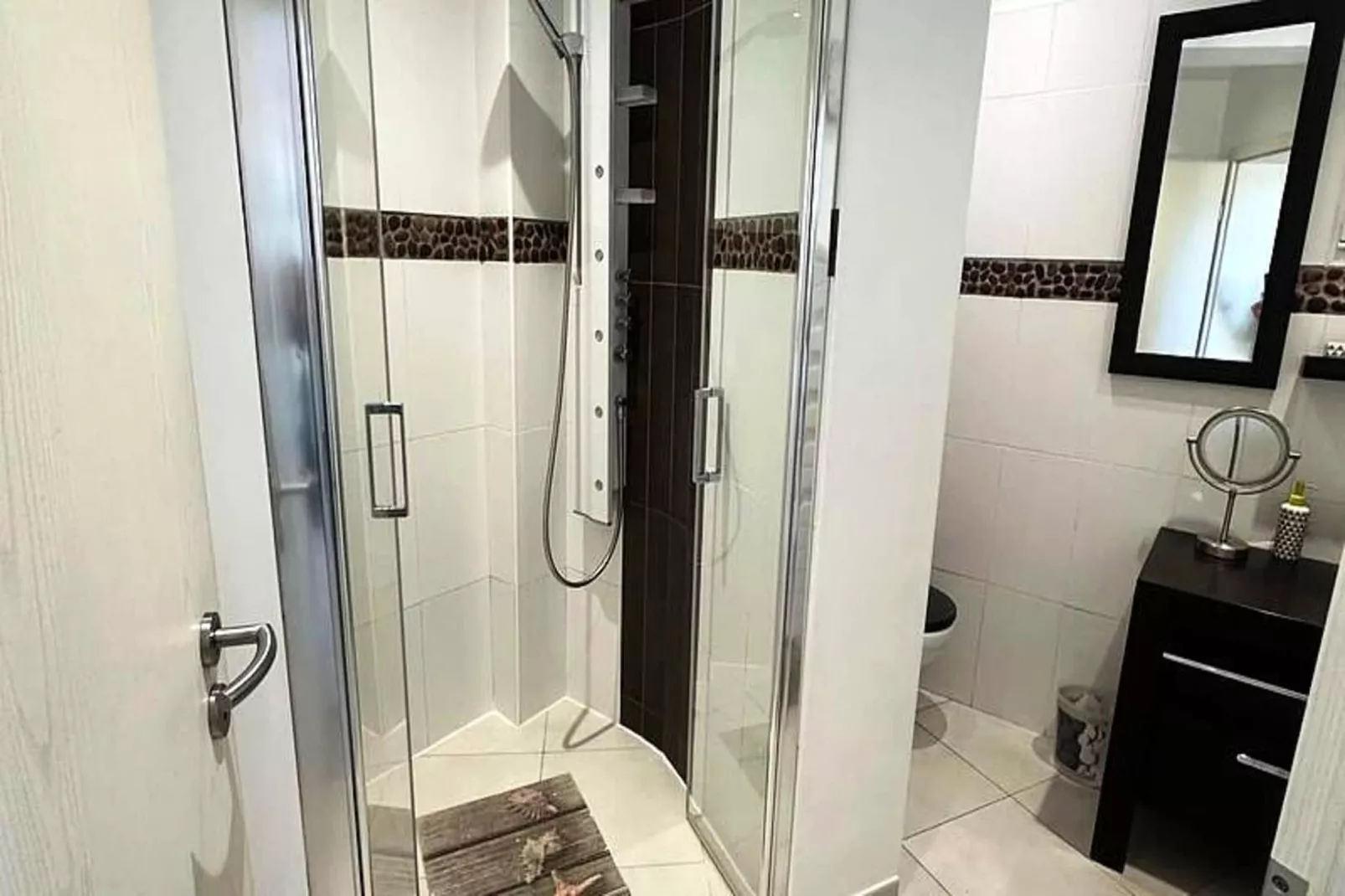 Résidence Rayolet-Badkamer