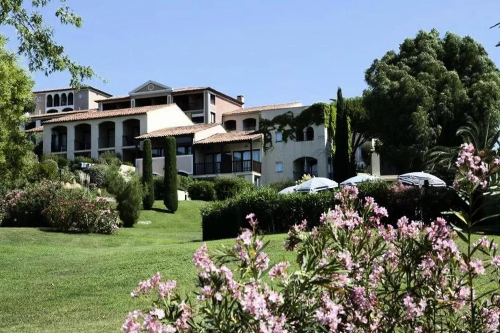 Résidence Les Parcs de Grimaud - maeva Home-Buitenkant zomer