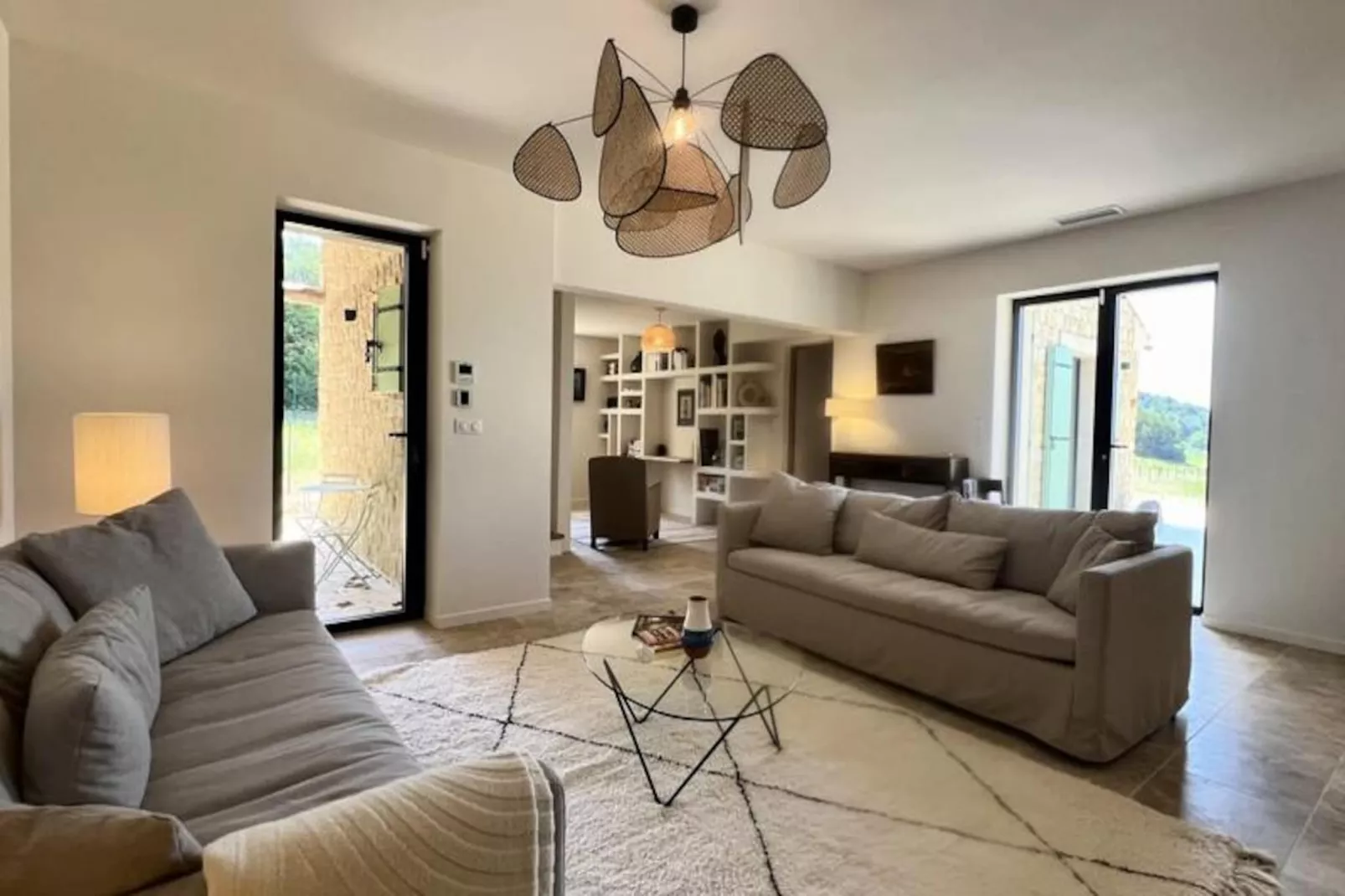 Mas Jas Du M&eacute;ou, Une &eacute;vasion Proven&ccedil;ale-Image-tags.