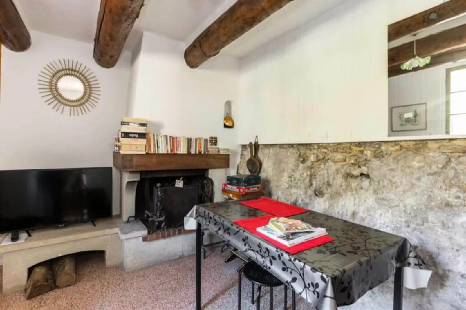 Coin De Paradis Sous Le Ch&acirc;teau Des &eacute;v&ecirc;ques-Image-tags.