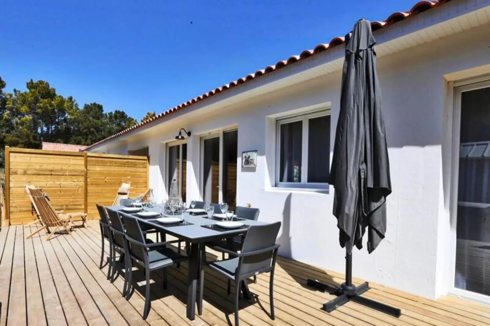 Villa Tanzanie - Domaine Le Sherwood-Buitenkant zomer