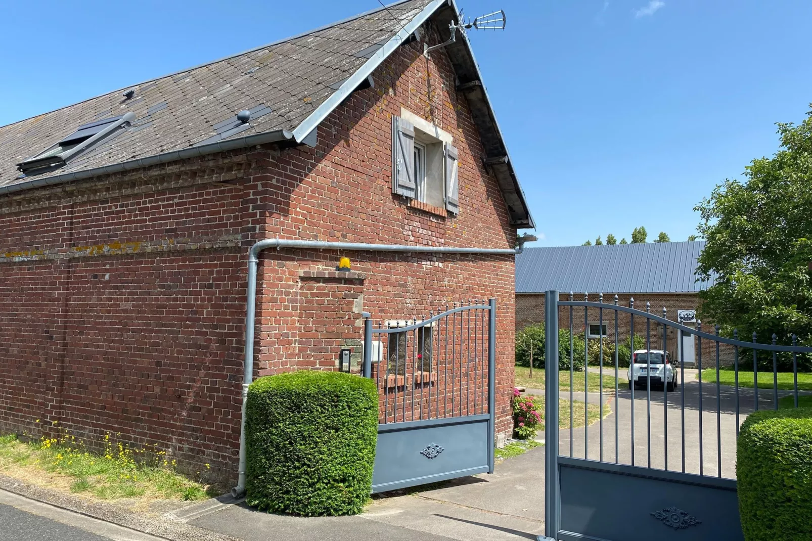 Semi-detached house Lanchères-Buitenkant zomer