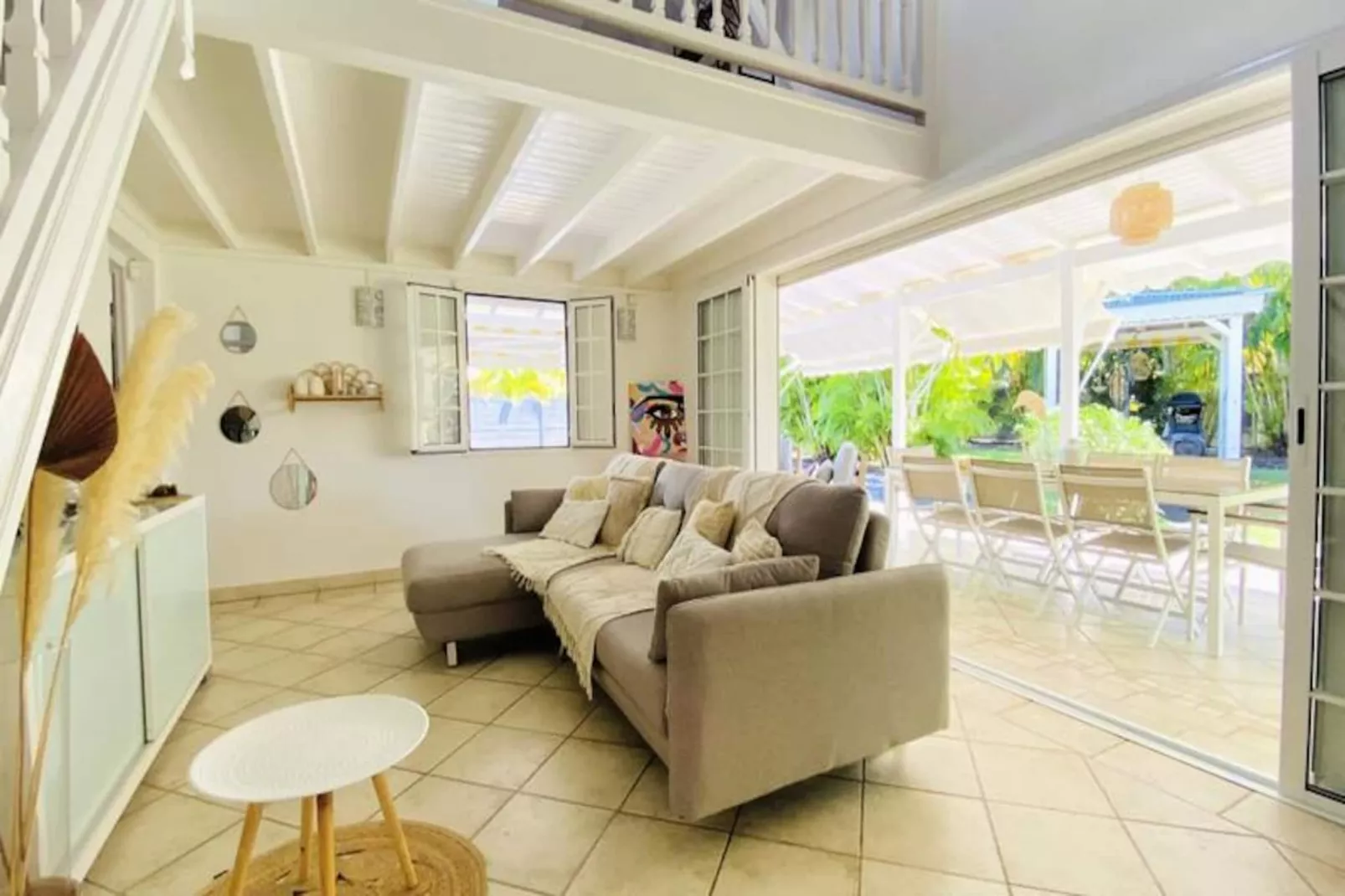 Villa Charlotte-Image-tags.