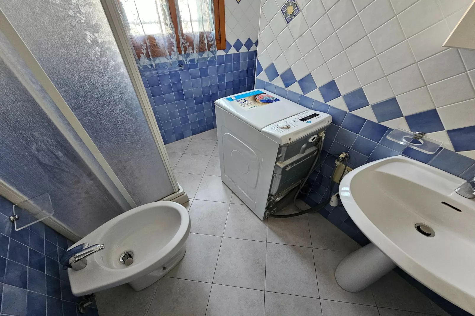 Villa Francesca-Badkamer