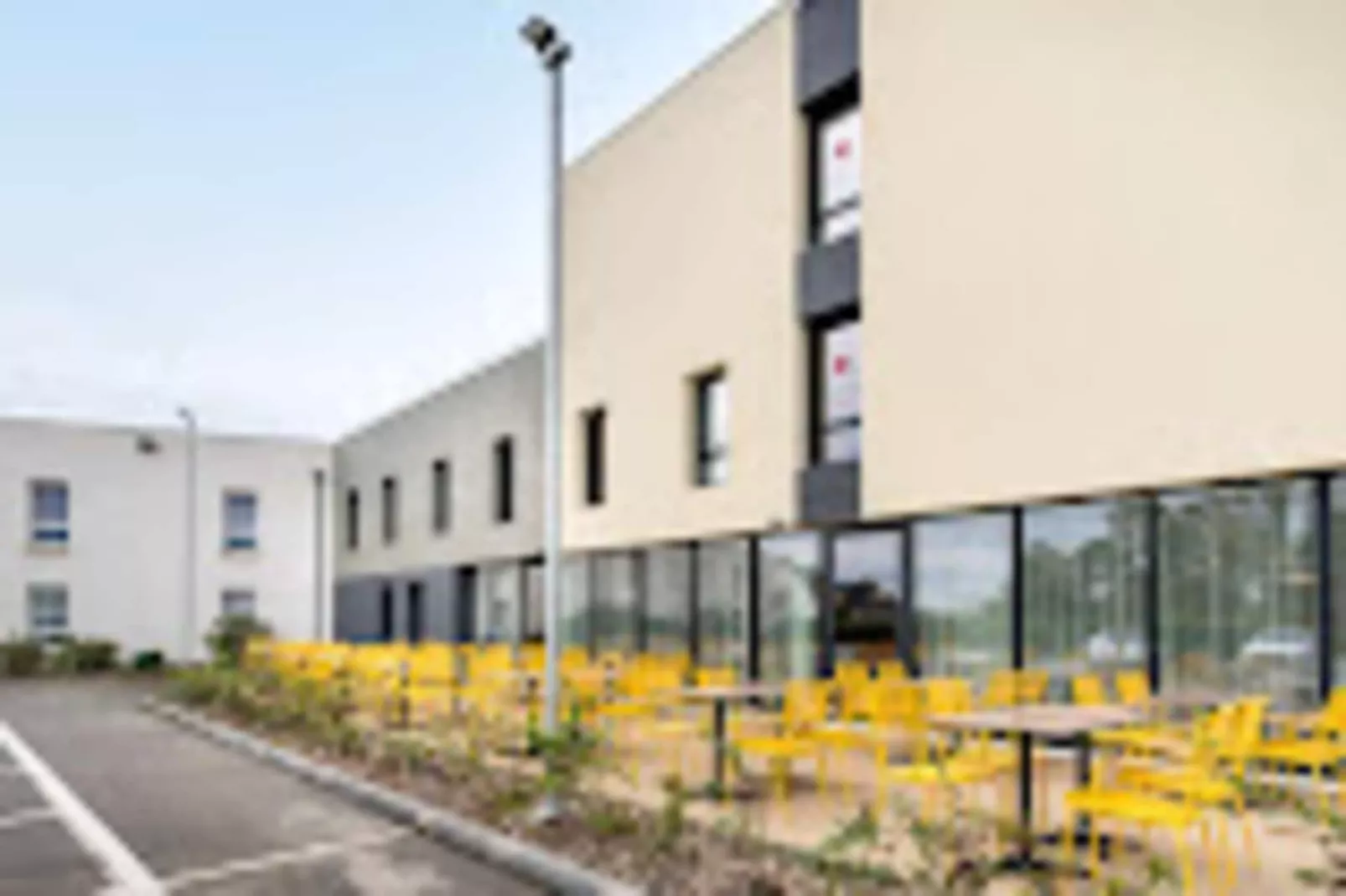 Résidence Regates-Buitenkant zomer