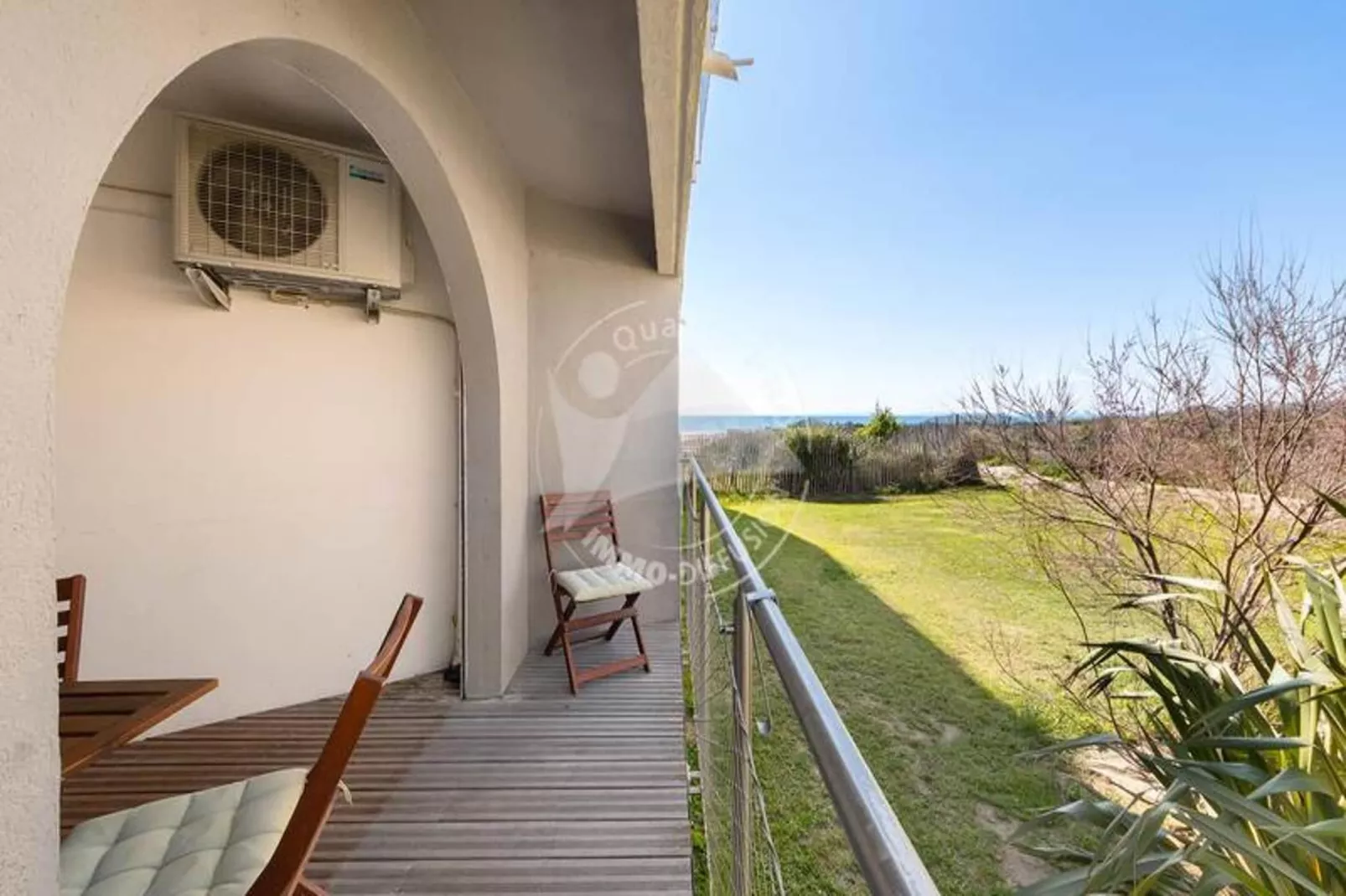 Résidence "le Château Leenhardt"-Uitzicht zomer